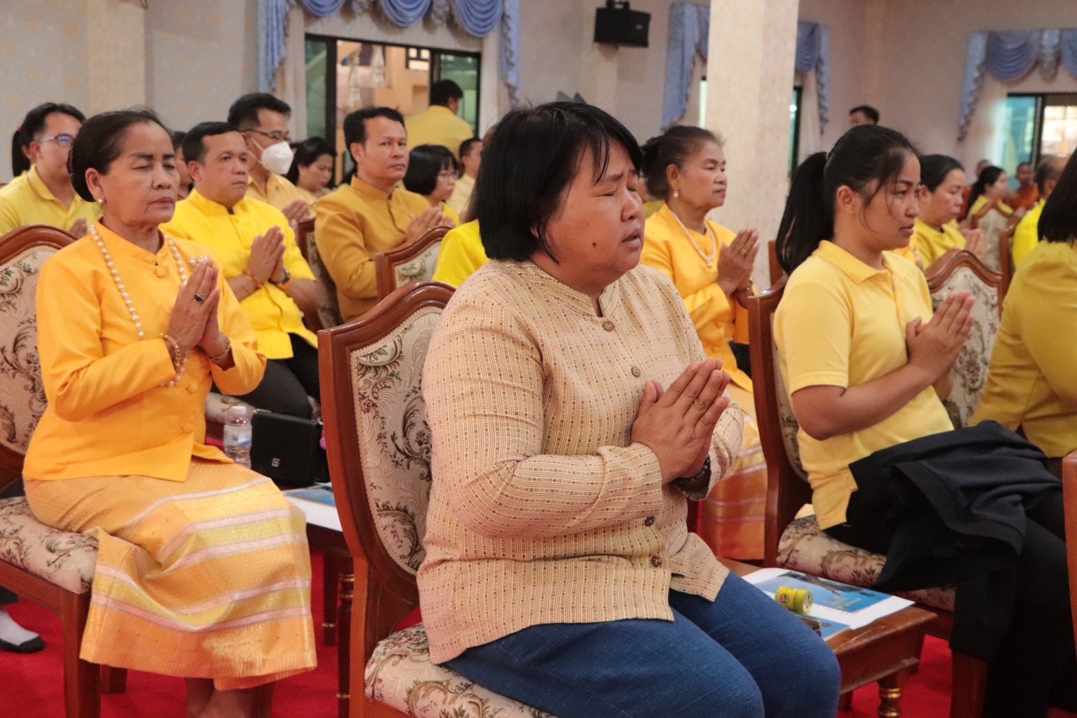 พช.นครพนม   ร่วมพิธีเจริญพระพุทธมนต์เฉลิมพระเกียรติถวายพระพรชัยมงคลแด่ พระบาทสมเด็จพระเจ้าอยู่ เนื่องในโอกาสเฉลิมพระชนมพรรษา 6 รอบ 28 กรกฎาคม 2567