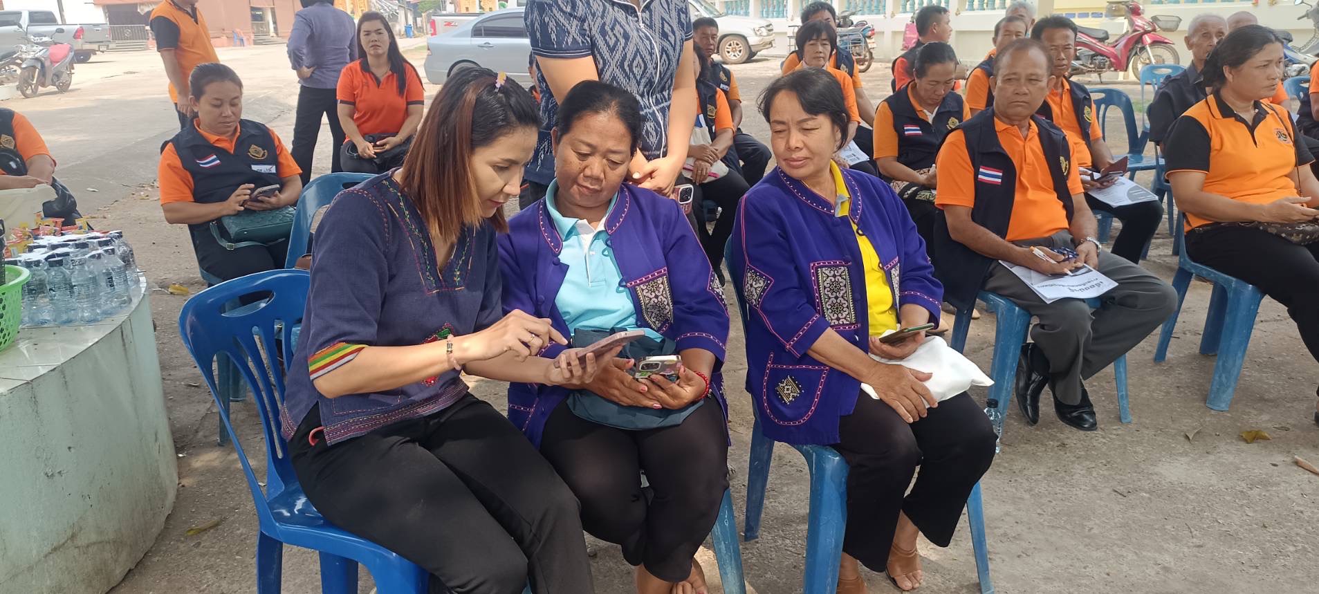 พช.นครพนม   ลงพื้นที่ให้คำแนะนำ ช่วยเหลือ และแก้ไขปัญหาการบันทึกข้อมูลความจำเป็นพื้นฐาน (จปฐ.) อำเภอเมืองนครพนม