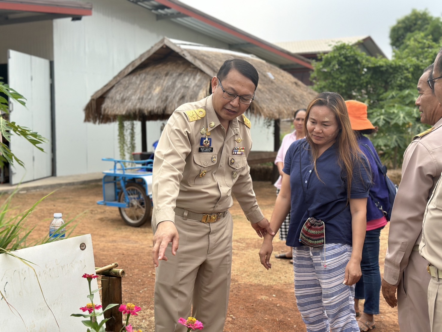พช.นครพนม   ติดตามการดำเนินงานตามแนวทางการน้อมนำแนวพระราชดำริของสมเด็จพระกนิษฐาธิราชเจ้า กรมสมเด็จพระเทพรัตนราชสุดา ฯ สยามบรมราชกุมารี สู่ปฏิบัติการปลูกผักสวนครัว เพื่อสร้างความมั่นคงทางอาหาร ประจำปีงบประมาณ พ.ศ. 2567