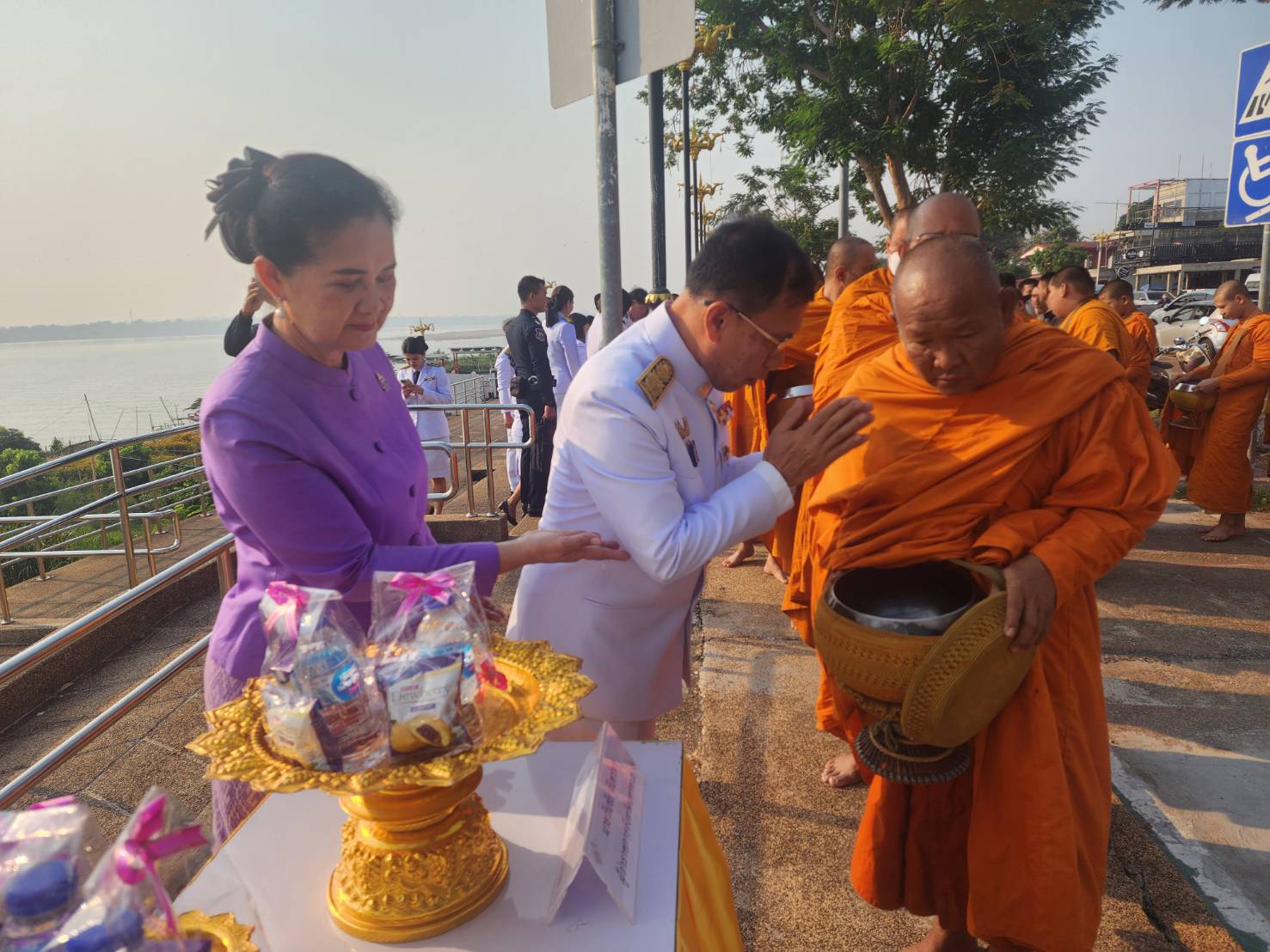 พช.นครพนม   ร่วมพิธีเจริญพระพุทธมนต์ ทำบุญตักบาตร ปล่อยพันธุ์ปลาถวายเป็นพระราชกุศล และถวายพระพรชัยมงคลเนื่องในโอกาสวันคล้ายวันพระราชสมภพ สมเด็จพระกนิษฐาธิราชเจ้า กรมสมเด็จพระเทพรัตนราชสุดาฯ สยามบรมราชกุมารี 2 เมษายน 2567