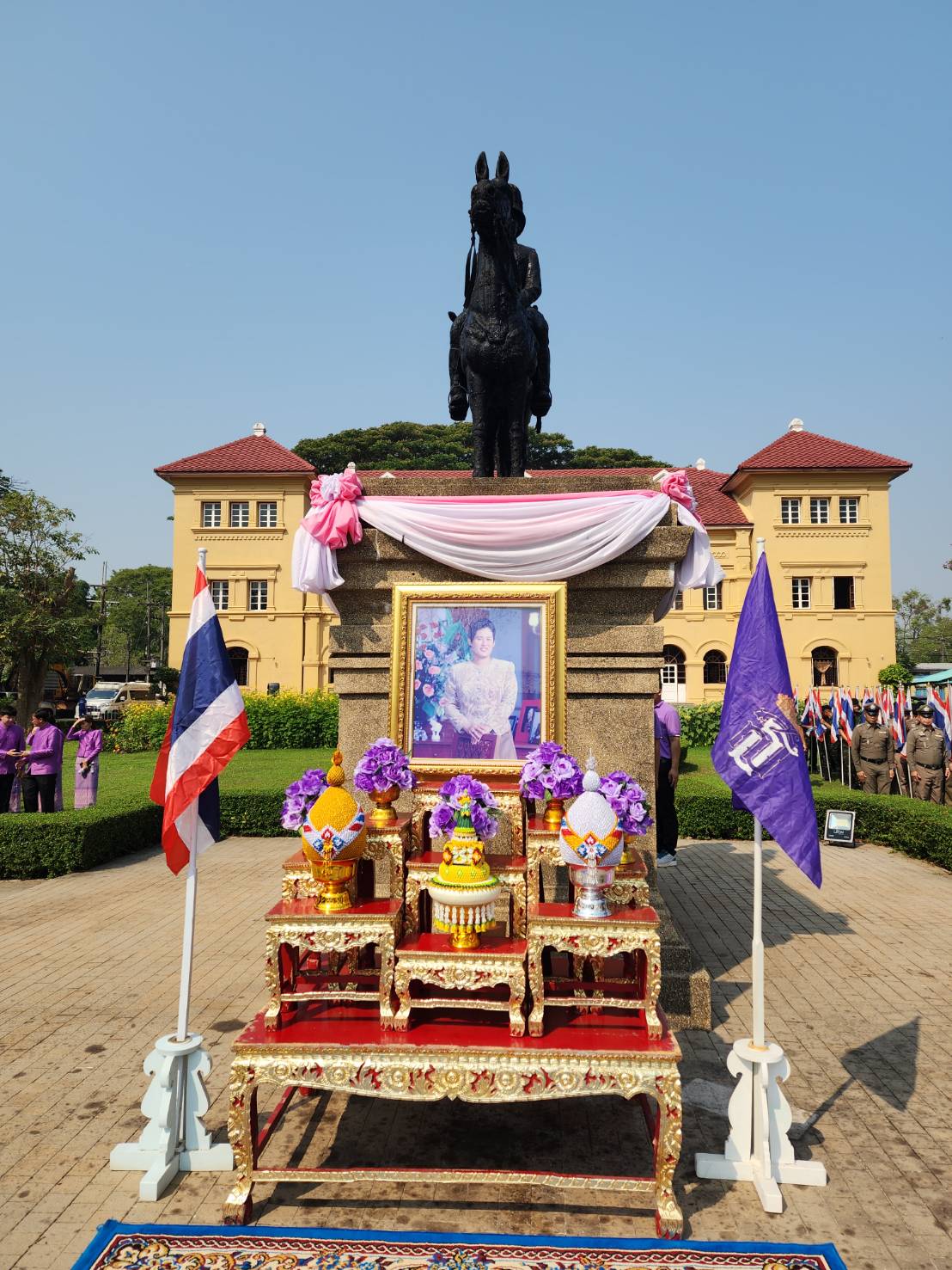 พช.นครพนม   ร่วมกิจกรรมเดินเทิดพระเกียรติและพิธีลงนามถวายพระพรสมเด็จพระกนิษฐาธิราชเจ้า กรมสมเด็จพระเทพรัตนราชสุดาฯ สยามบรมราชกุมารี เนื่องในโอกาสวันคล้ายวันพระราชสมภพ 2 เมษายน พร้อมดำเนินกิจกรรมแปรอักษร “เรารักพระเทพ” และเปิดนิทรรศการมรดกศิลปวัฒนธรรมของชาติ เนื่องในวันอนุรักษ์มรดกไทย
