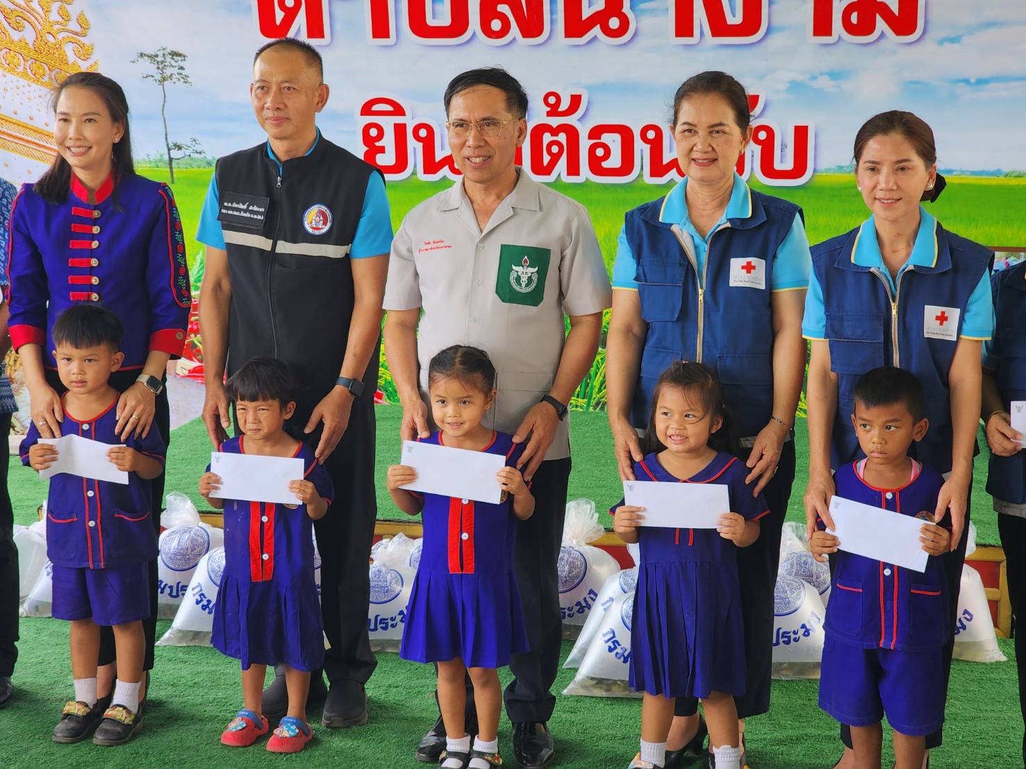 พช. นครพนม   ร่วมกิจกรรมจังหวัดเคลื่อนที่แบบบูรณาการ “หน่วยบำบัดทุกข์ บำรุงสุข สร้างรอยยิ้มให้กับประชาชนจังหวัดนครพนม” ประจำปีงบประมาณ 2567 พื้นที่อำเภอเรณูนคร