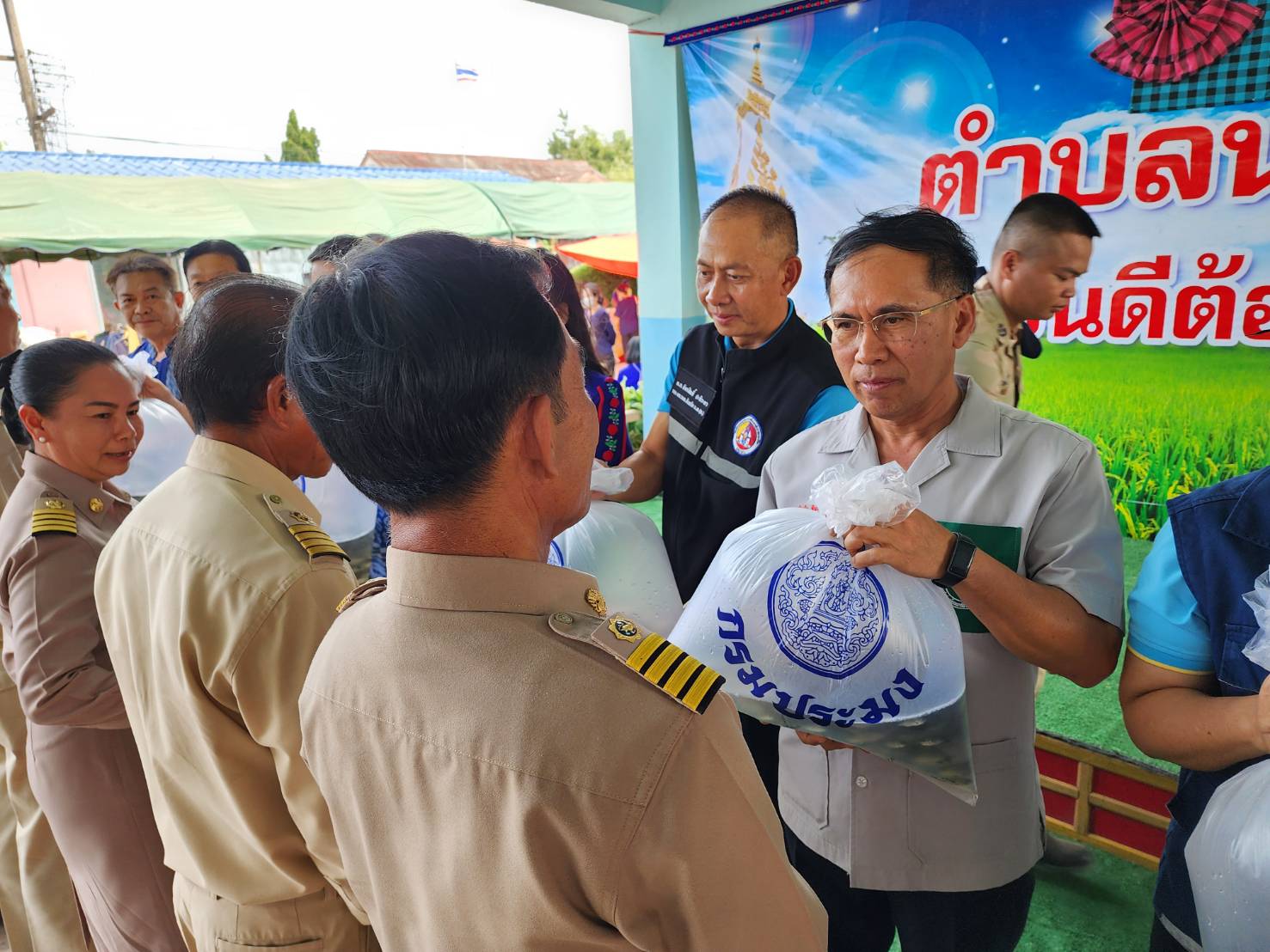 พช. นครพนม   ร่วมกิจกรรมจังหวัดเคลื่อนที่แบบบูรณาการ “หน่วยบำบัดทุกข์ บำรุงสุข สร้างรอยยิ้มให้กับประชาชนจังหวัดนครพนม” ประจำปีงบประมาณ 2567 พื้นที่อำเภอเรณูนคร