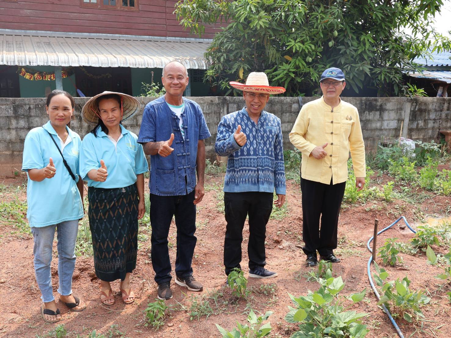 พ่อเมืองนครพนม    ลงพื้นที่ติดตามงานพร้อมมอบนโยบายแนวทางการปฏิบัติราชการและการขับเคลื่อนภารกิจสำคัญ ประจำปี 2567 พื้นที่อำเภอนาทม