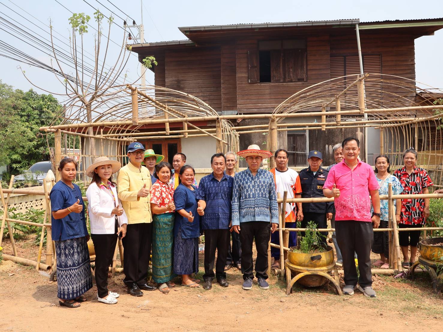 พ่อเมืองนครพนม    ลงพื้นที่ติดตามงานพร้อมมอบนโยบายแนวทางการปฏิบัติราชการและการขับเคลื่อนภารกิจสำคัญ ประจำปี 2567 พื้นที่อำเภอนาทม