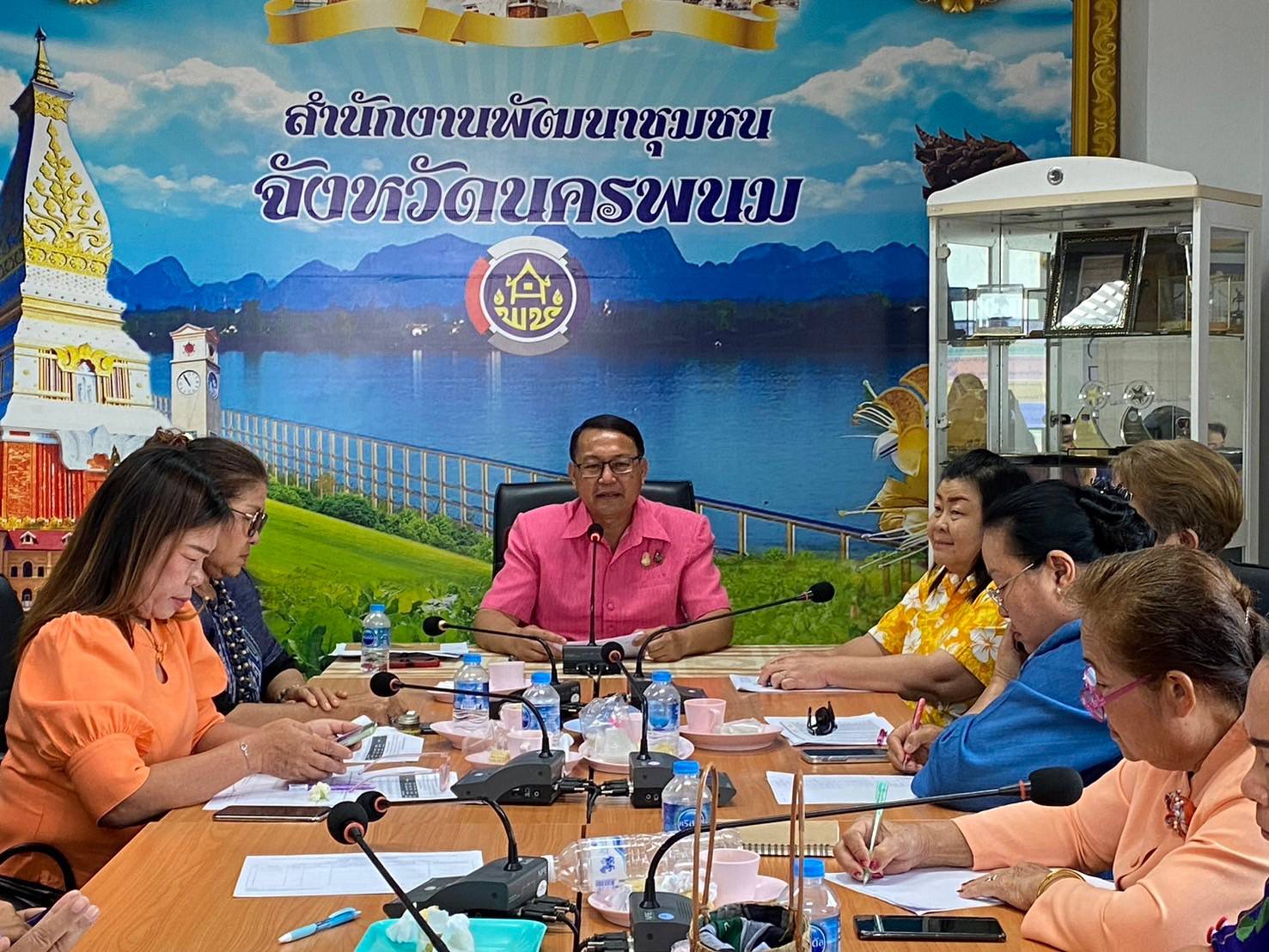 พช.นครพนม   เสริมสร้างศักยภาพองค์กรสตรีเพื่อขับเคลื่อนการขจัดความยากจน