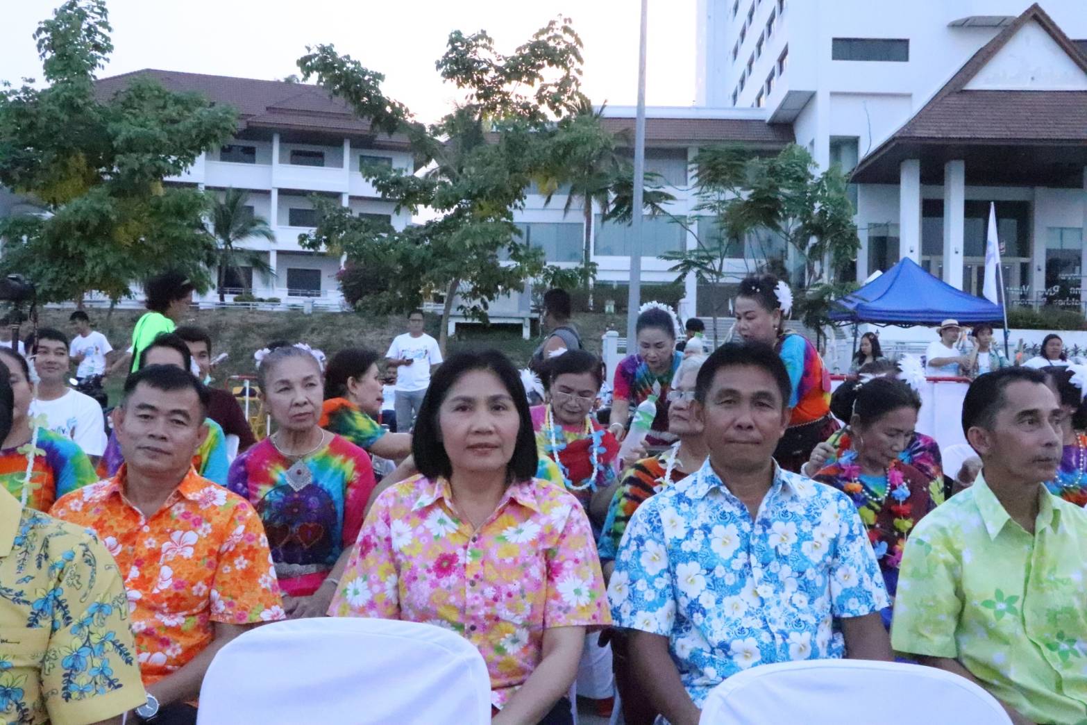 พช.นครพนม   ร่วมเปิดกิจกรรมประติมากรรมทรายแม่น้ำโขงเชื่อมโยงจังหวัดสนุกและร่วมจำหน่ายสินค้า OTOP ในงานประเพณีสงกรานต์
