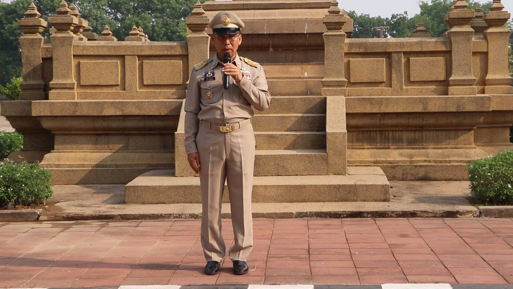 พช.นครพนม   ร่วมกิจกรรมเคารพธงชาติ สวดมนต์ไหว้พระ สร้างสำนึกรักและภาคภูมิใจในชาติไทย