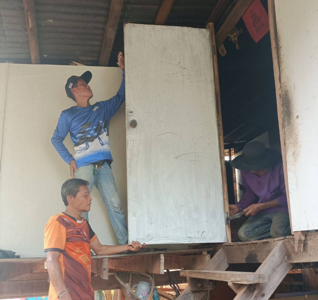 ผู้ว่าฯ นครพนม   ผนึกกำลังขับเคลื่อนการพัฒนาคุณภาพชีวิตประชาชนกลุ่มเปราะบาง สร้างความมั่นคงทางด้านที่อยู่อาศัย นำความเปลี่ยนแปลงไปสู่สิ่งที่ดีกว่า “Change for Good”