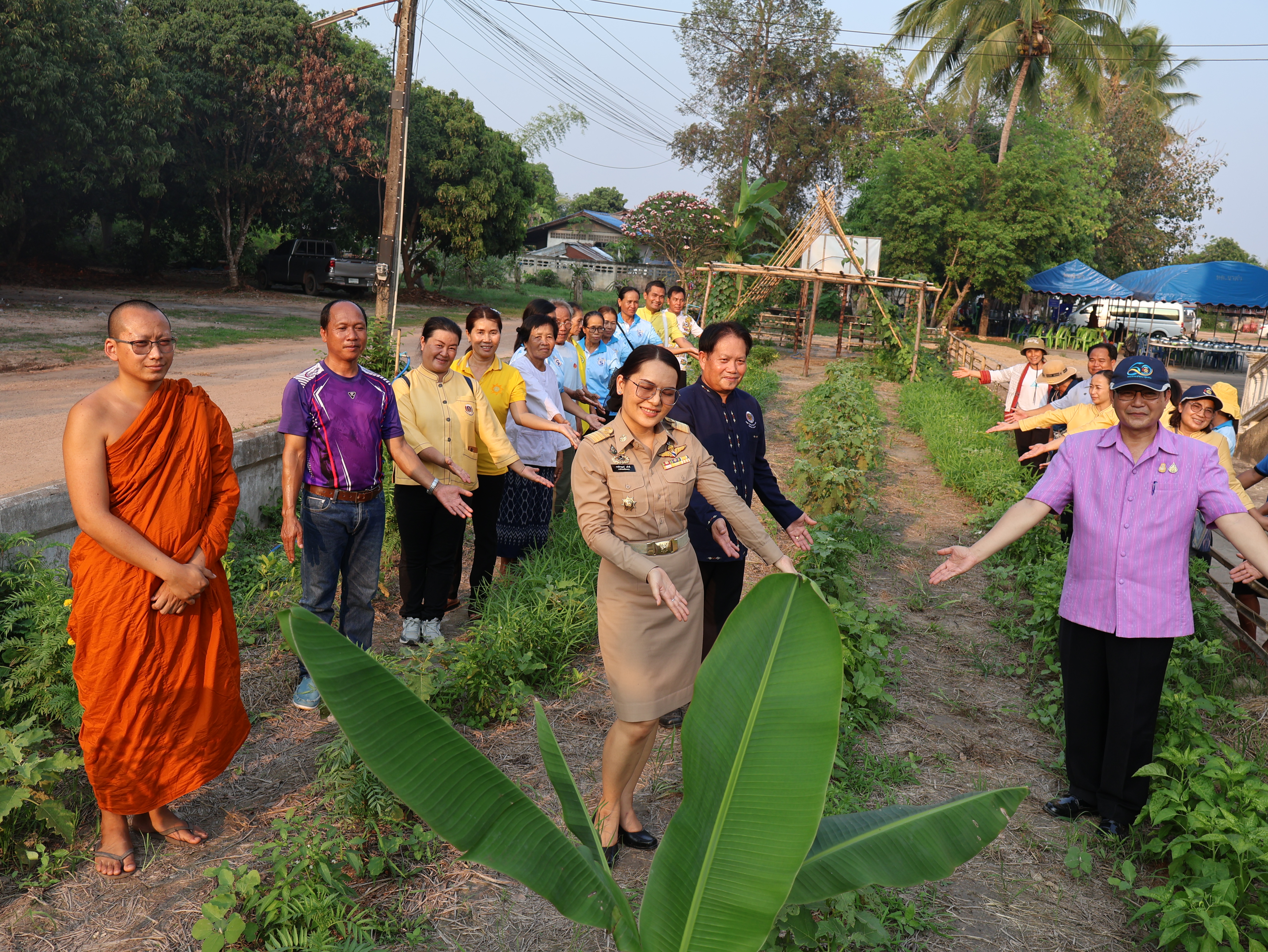พช.นครพนม   ติดตามการดำเนินการตามแนวทางการน้อมนำแนวพระราชดำริของสมเด็จพระกนิษฐาธิราชเจ้า กรมสมเด็จพระเทพรัตนราชสุดา ฯ สยามบรมราชกุมารี สู่ปฏิบัติการปลูกผักสวนครัว เพื่อสร้างความมั่นคงทางอาหาร ประจำปีงบประมาณ พ.ศ. 2567 อำเภอศรีสงคราม