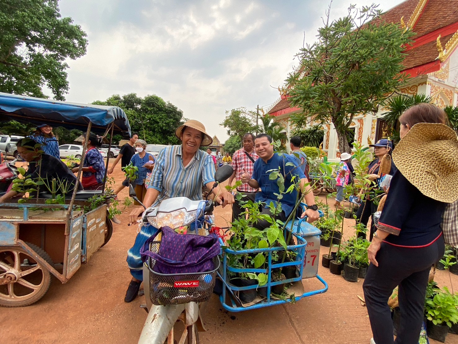 พช.นครพนม   “บูรณาการงาน และ บูรณาการคน” เพื่อนำไปสู่การบรรลุเป้าหมายอย่างยั่งยืนในการขับเคลื่อนโครงการปลูกพืชปลูกผัก ปลูกรักกับชุมชน สร้างความมั่นคงทางอาหาร ต่อยอดการพัฒนาตามหลักปรัชญาของเศรษฐกิจพอเพียง 25 คุ้มบ้าน ร่วมกับชุมชน  “รองเท้าสึกก่อนกางเกงขาด”