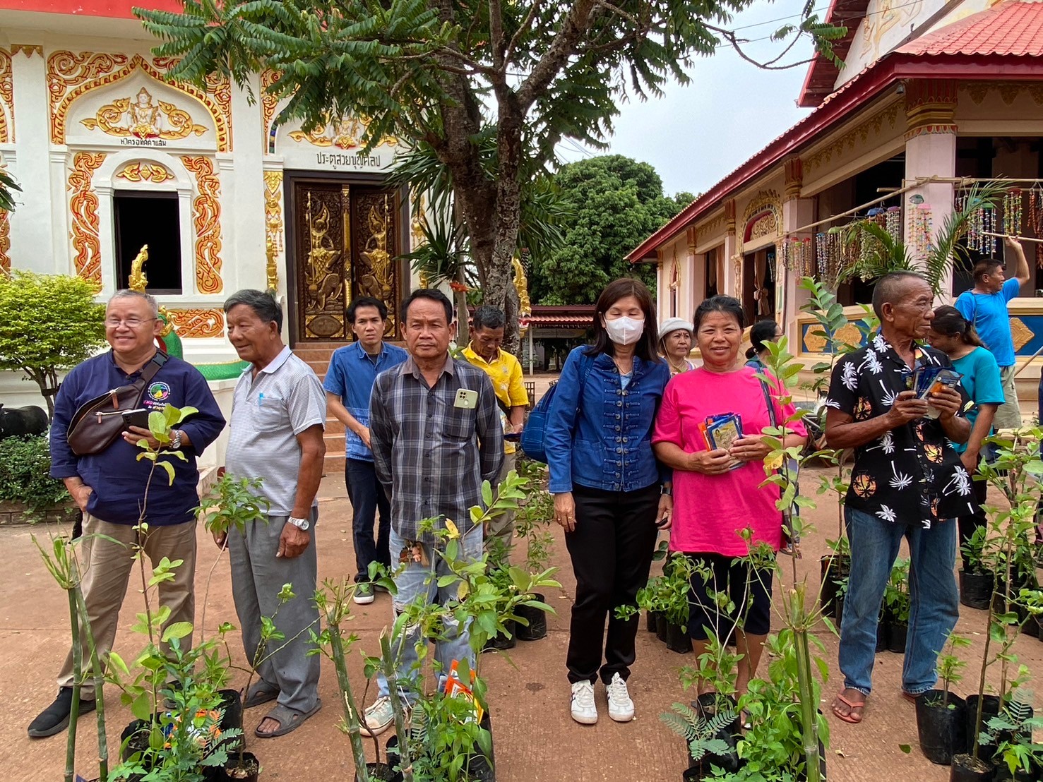 พช.นครพนม   “บูรณาการงาน และ บูรณาการคน” เพื่อนำไปสู่การบรรลุเป้าหมายอย่างยั่งยืนในการขับเคลื่อนโครงการปลูกพืชปลูกผัก ปลูกรักกับชุมชน สร้างความมั่นคงทางอาหาร ต่อยอดการพัฒนาตามหลักปรัชญาของเศรษฐกิจพอเพียง 25 คุ้มบ้าน ร่วมกับชุมชน  “รองเท้าสึกก่อนกางเกงขาด”