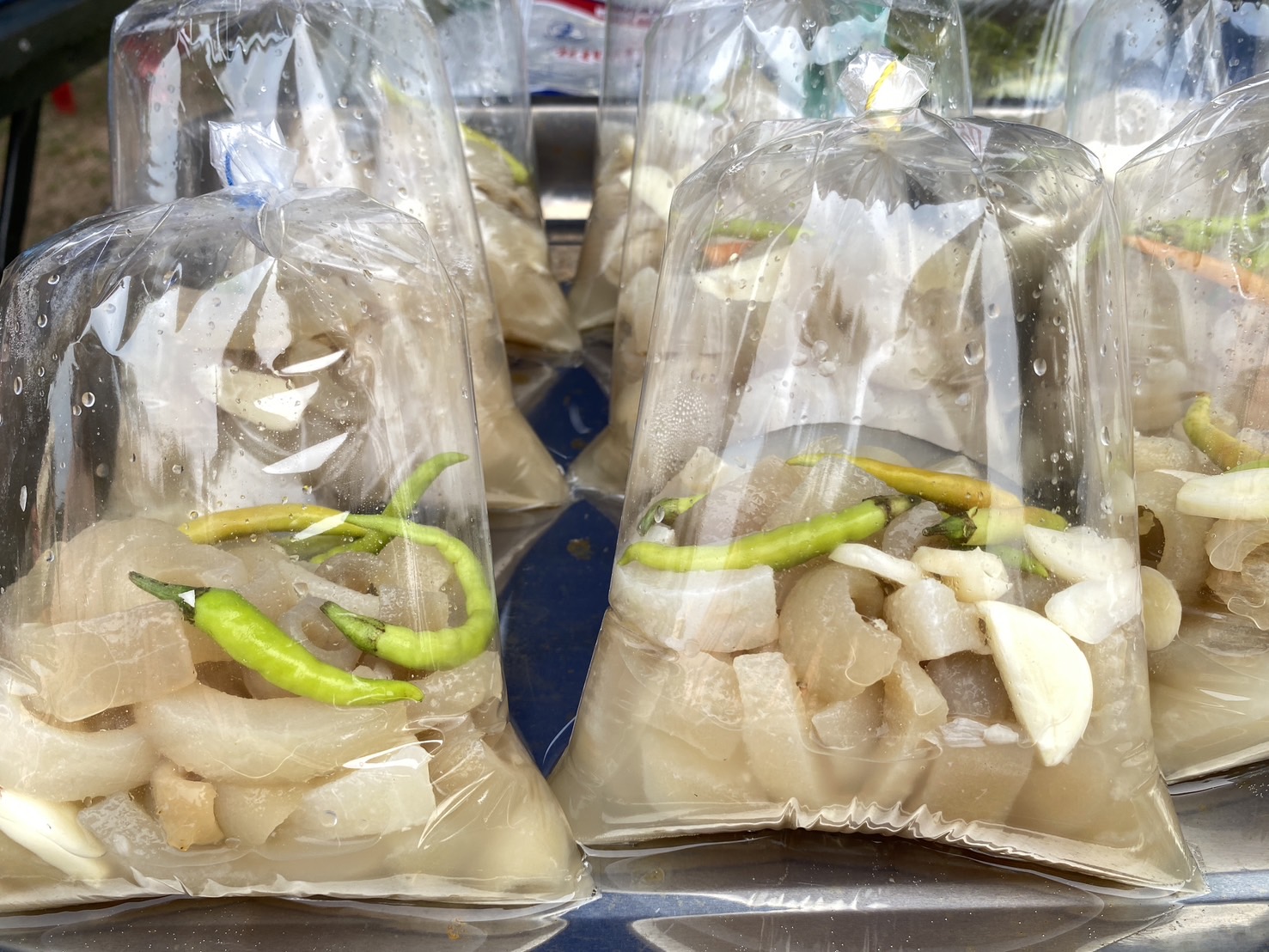 นครพนม   จัดแสดงและจำหน่ายผลผลิต โคก หนอง นา “ตลาดนัดโคก หนอง นา และอาหารปลอดภัย” สู่ความยั่งยืน