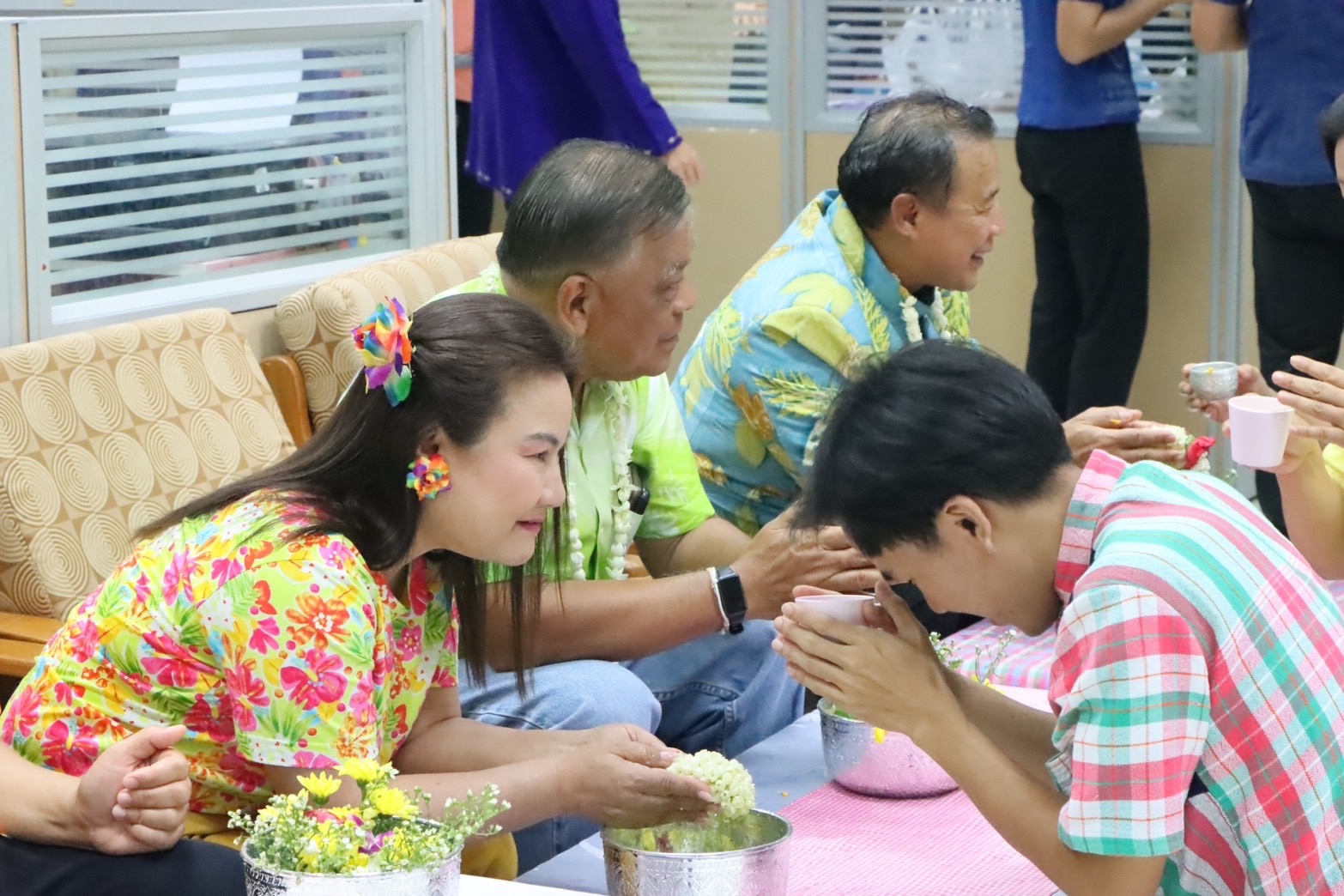 พช.นครพนม   จัดกิจกรรม “รดน้ำดำหัว เนื่องในเทศกาลสงกรานต์ ปี 2567” เพื่อเป็นสิริมงคลและสืบสานประเพณีวัฒนธรรมอันดีงาม