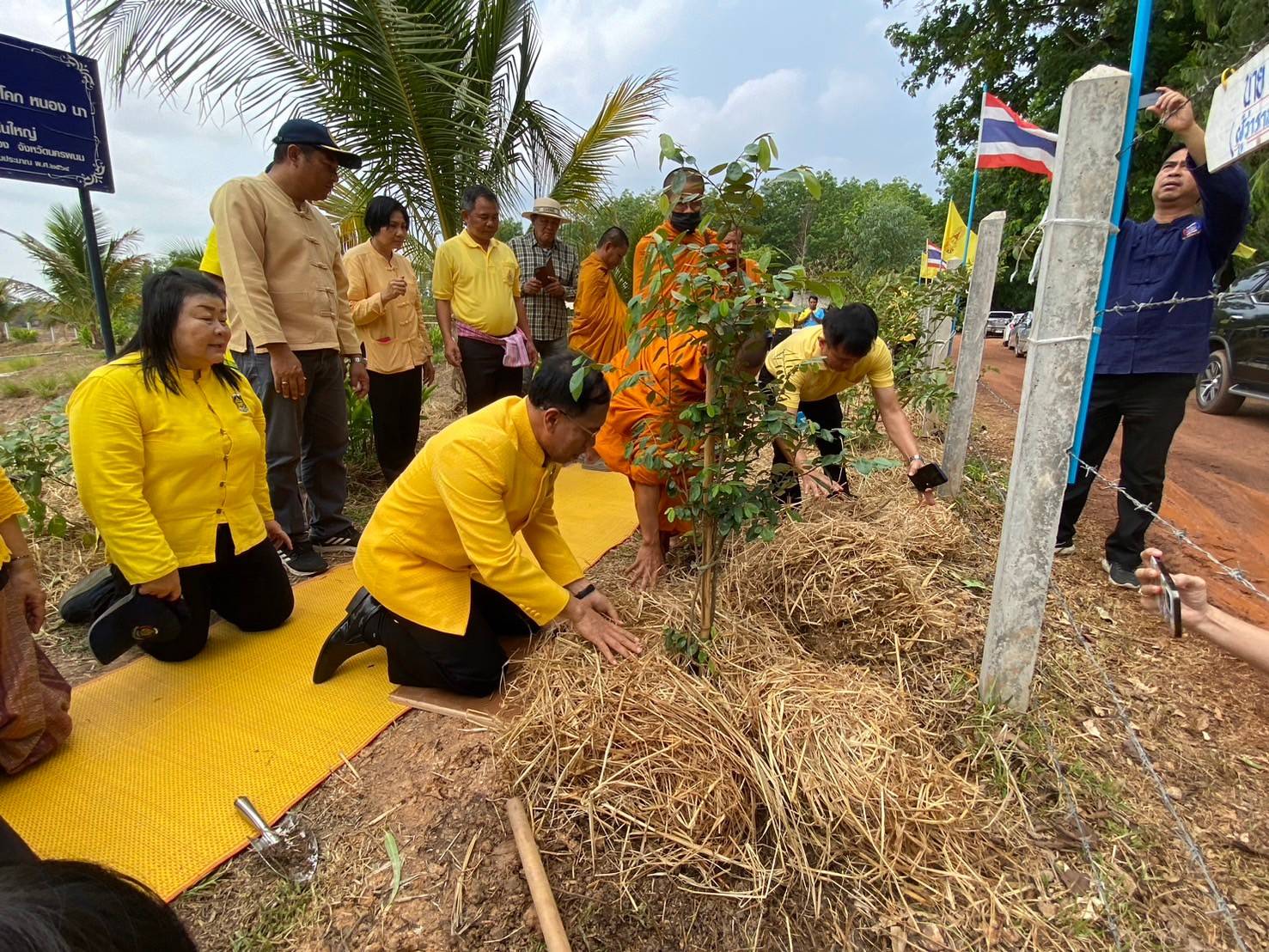 นครพนม   ดำเนินโครงการเฉลิมพระเกียรติพระบาทสมเด็จพระเจ้าอยู่หัว เนื่องในโอกาสมหามงคลเฉลิมพระชนมพรรษา 6 รอบ 28 กรกฎาคม 2567 กิจกรรม “เอามื้อสามัคคี ทำความดี ถวายเป็นพระราชกุศล”