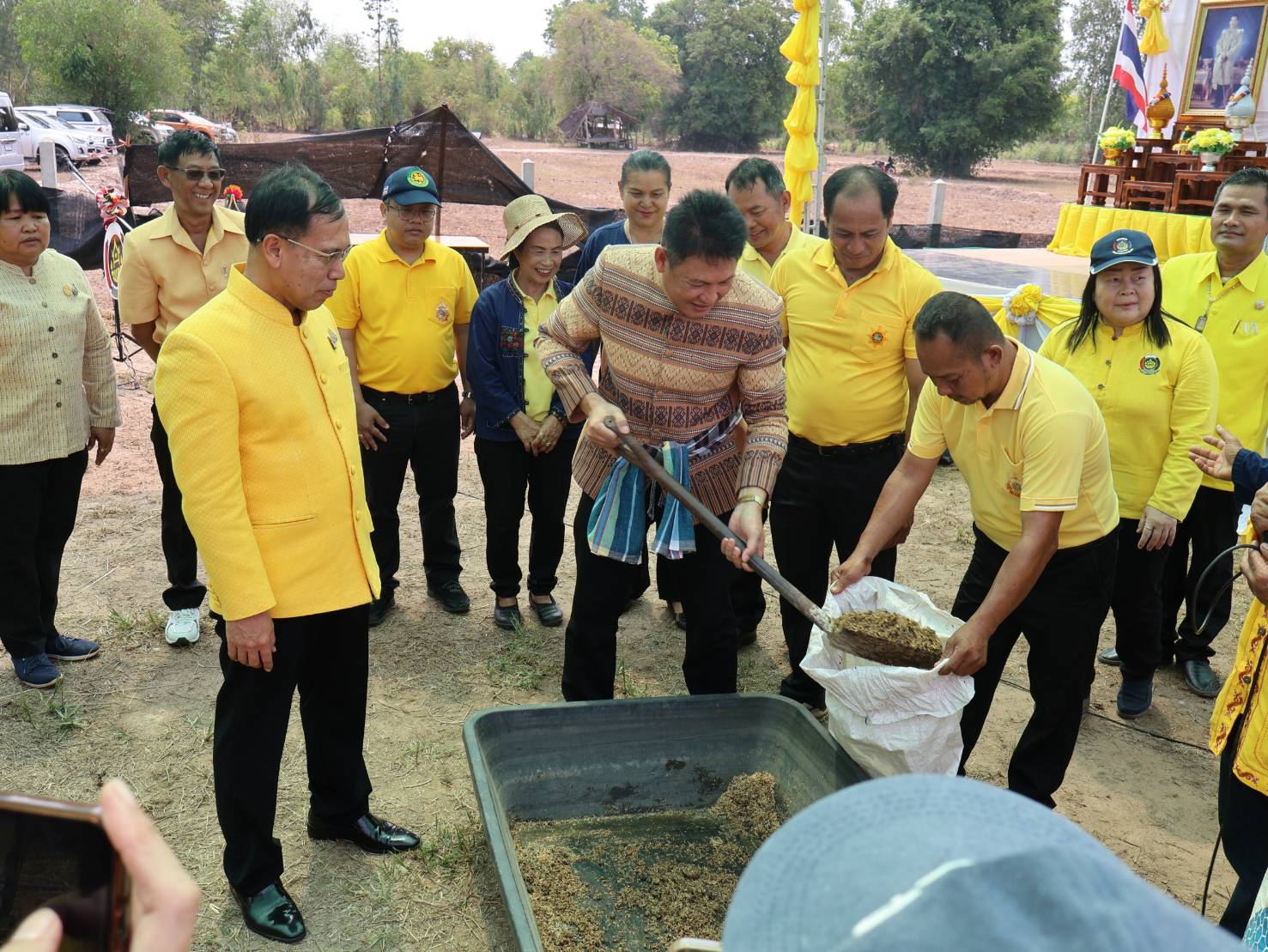 นครพนม   ดำเนินโครงการเฉลิมพระเกียรติพระบาทสมเด็จพระเจ้าอยู่หัว เนื่องในโอกาสมหามงคลเฉลิมพระชนมพรรษา 6 รอบ 28 กรกฎาคม 2567 กิจกรรม “เอามื้อสามัคคี ทำความดี ถวายเป็นพระราชกุศล”