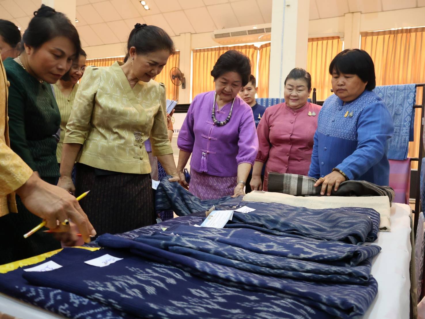 จังหวัดนครพนม   จัดการประกวดสุดยอดผ้าประจำจังหวัดนครพนม ประจำปี 2567