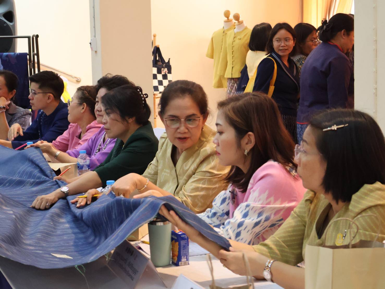 จังหวัดนครพนม   จัดการประกวดสุดยอดผ้าประจำจังหวัดนครพนม ประจำปี 2567