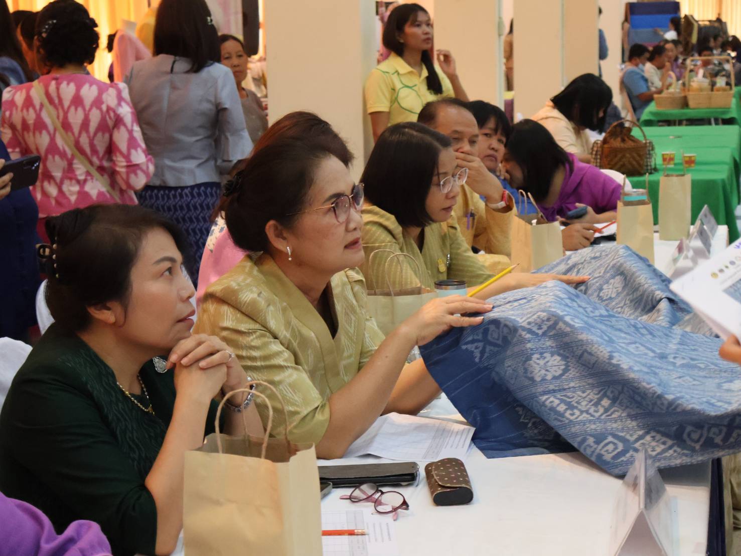 จังหวัดนครพนม   จัดการประกวดสุดยอดผ้าประจำจังหวัดนครพนม ประจำปี 2567