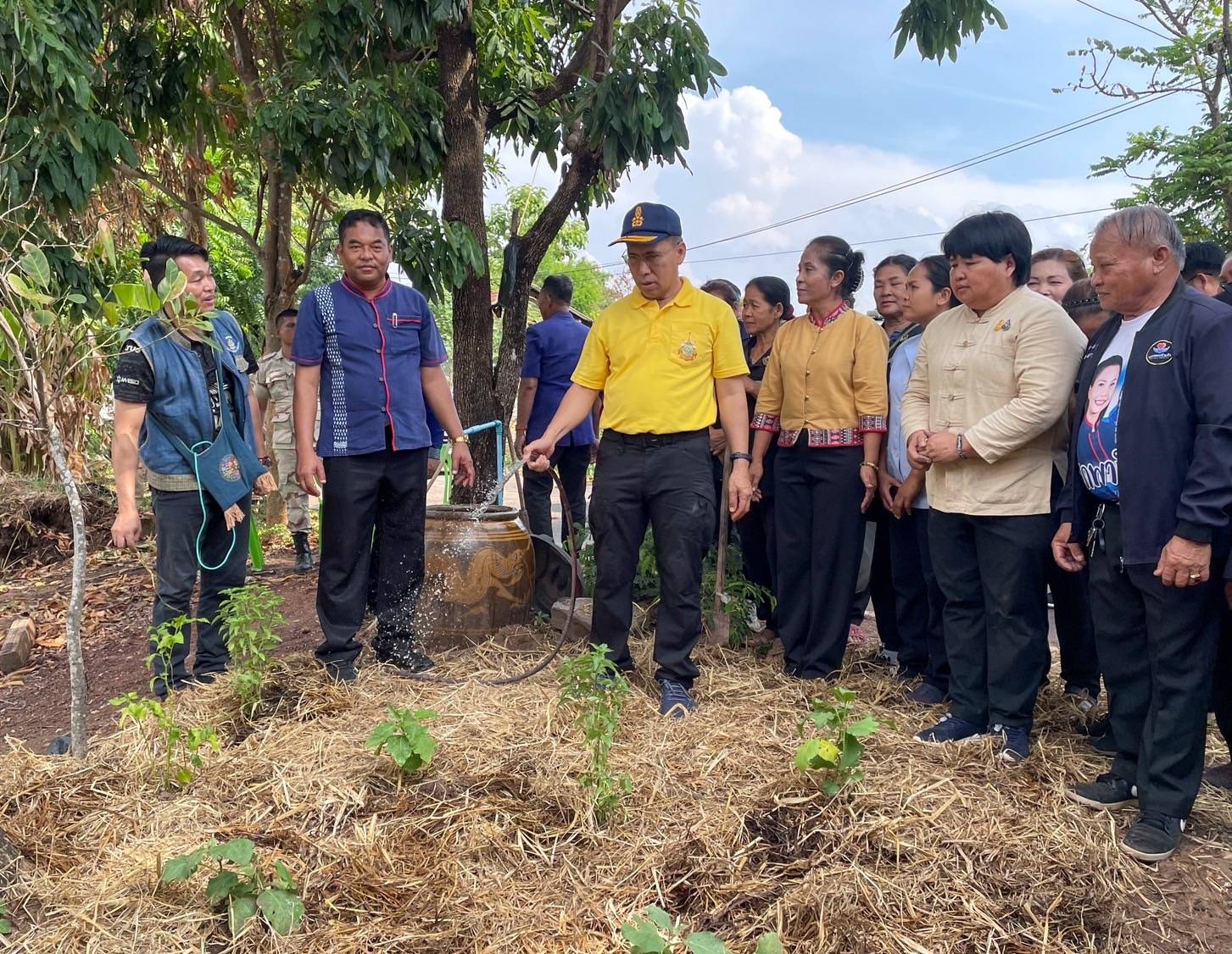 ผู้ว่าฯ นครพนม   นำหัวหน้าส่วนราชการจังหวัด ลงพื้นที่ตรวจติดตามงานในพื้นที่ตำบลน้ำก่ำ อำเภอธาตุพนม