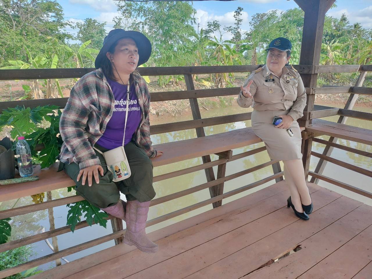 พช.นครพนม   ลงพื้นที่ติดตามความสำเร็จโครงการพัฒนาพื้นที่ต้นแบบการพัฒนาคุณภาพชีวิต ตามหลักทฤษฎีใหม่ ประยุกต์สู่ “โคก หนอง นา” อำเภอปลาปาก