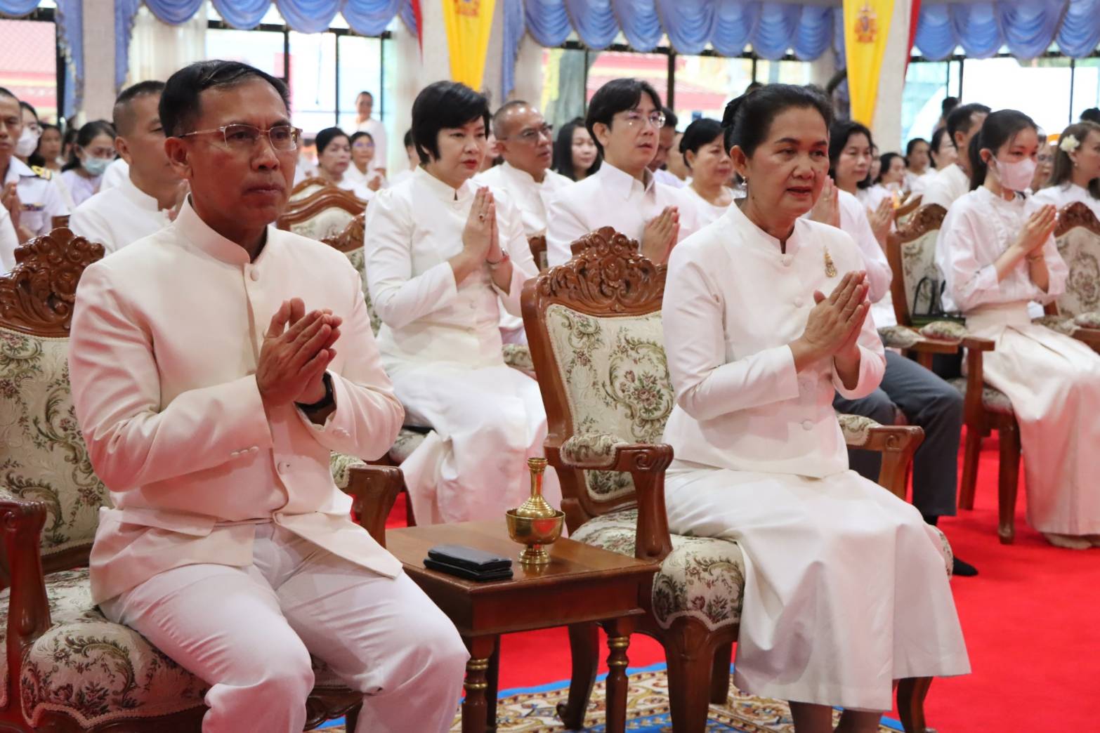 ผู้ว่าฯ นครพนม   นำชาวนครพนมประกอบพิธีเจริญพระพุทธมนต์และเวียนเทียน เนื่องในเทศกาลวันสำคัญทางพระพุทธศาสนา “วันวิสาขบูชา”