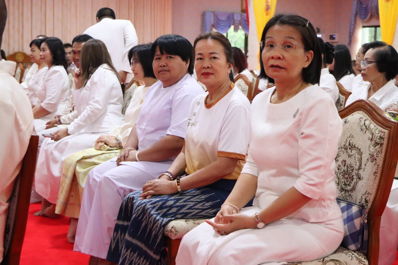 ผู้ว่าฯ นครพนม   นำชาวนครพนมประกอบพิธีเจริญพระพุทธมนต์และเวียนเทียน เนื่องในเทศกาลวันสำคัญทางพระพุทธศาสนา “วันวิสาขบูชา”