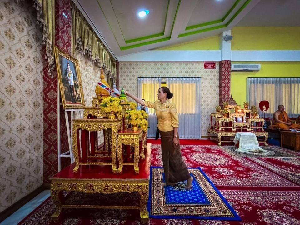 พช.นครพนม   ร่วมพิธีเจริญพระพุทธมนต์เฉลิมพระเกียรติถวายพระพรชัยมงคลแด่พระบาทสมเด็จพระเจ้าอยู่หัว