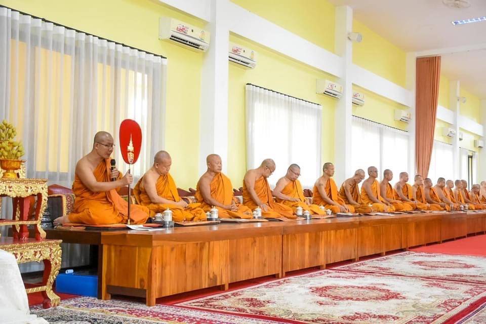 พช.นครพนม   ร่วมพิธีเจริญพระพุทธมนต์เฉลิมพระเกียรติถวายพระพรชัยมงคลแด่พระบาทสมเด็จพระเจ้าอยู่หัว