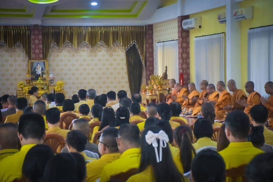 พช.นครพนม   ร่วมพิธีเจริญพระพุทธมนต์เฉลิมพระเกียรติถวายพระพรชัยมงคลแด่พระบาทสมเด็จพระเจ้าอยู่หัว