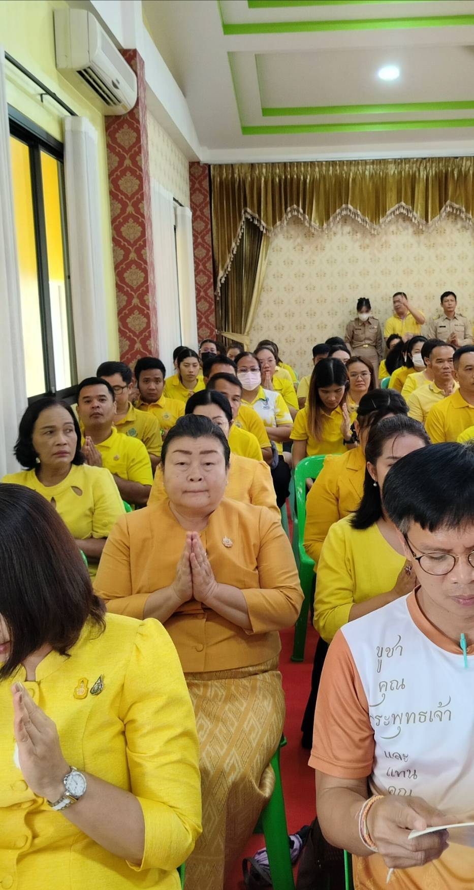 พช.นครพนม   ร่วมพิธีเจริญพระพุทธมนต์เฉลิมพระเกียรติถวายพระพรชัยมงคลแด่พระบาทสมเด็จพระเจ้าอยู่หัว