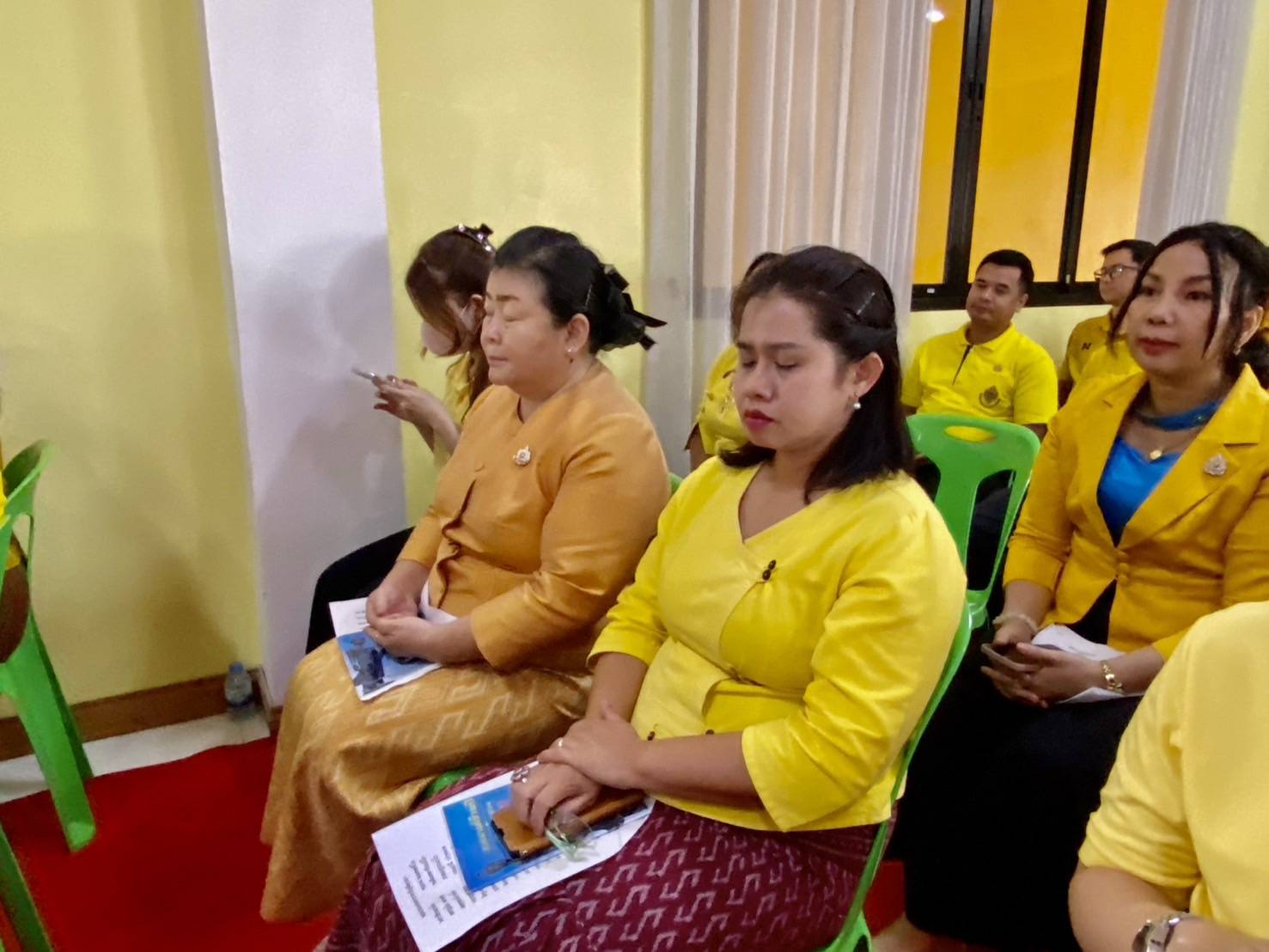 พช.นครพนม   ร่วมพิธีเจริญพระพุทธมนต์เฉลิมพระเกียรติถวายพระพรชัยมงคลแด่พระบาทสมเด็จพระเจ้าอยู่หัว