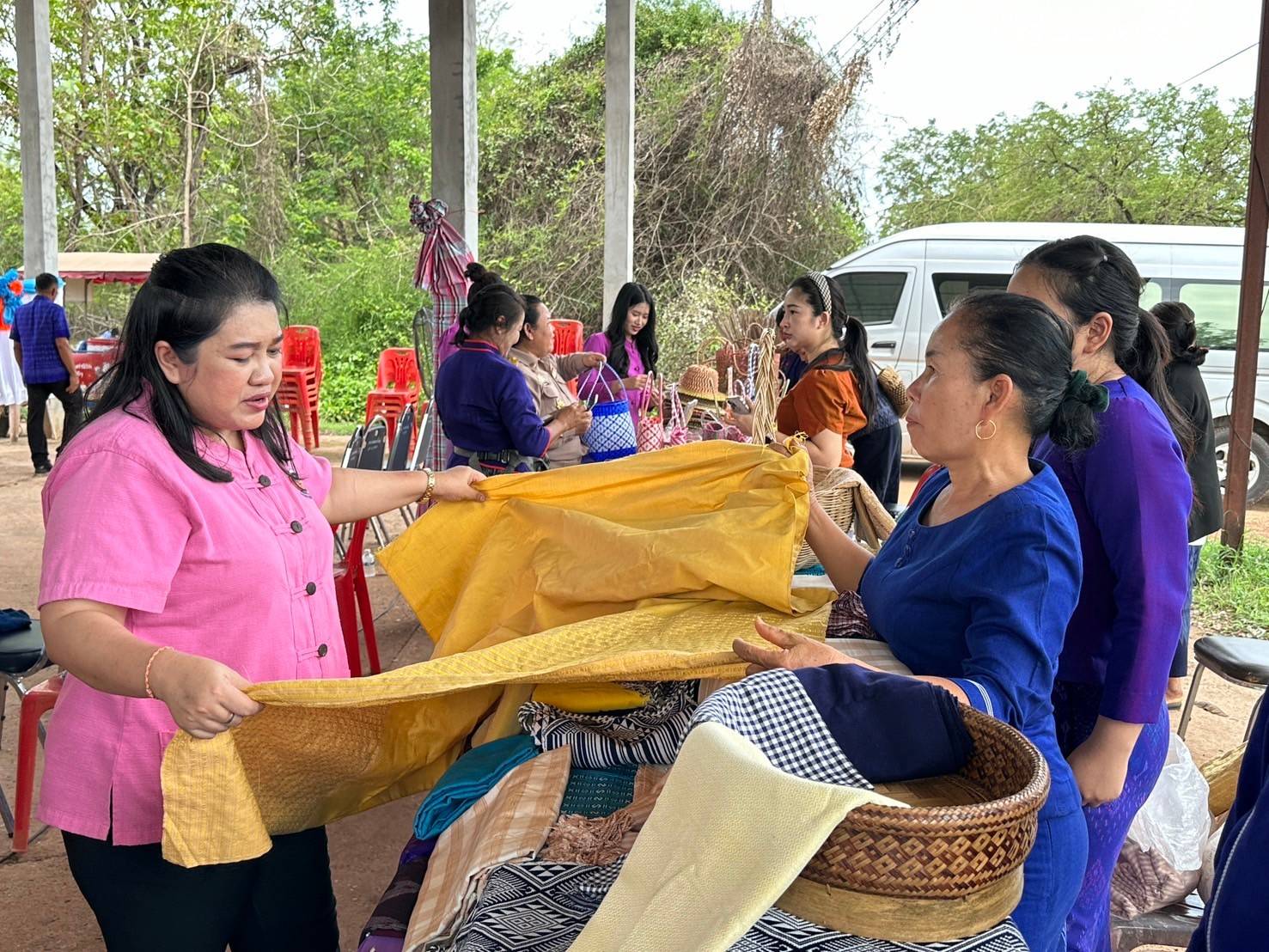 พช.นครพนม   ลงพื้นที่คัดเลือกคนกองทุนพัฒนาบทบาทสตรีดีเด่น ระดับจังหวัด ตามโครงการเชิดชูเกียรติคนกองทุนพัฒนาบทบาทสตรี ประจำปี 2567 วันที่ 2 ของการคัดเลือก พื้นที่อำเภอปลาปากและอำเภอวังยาง