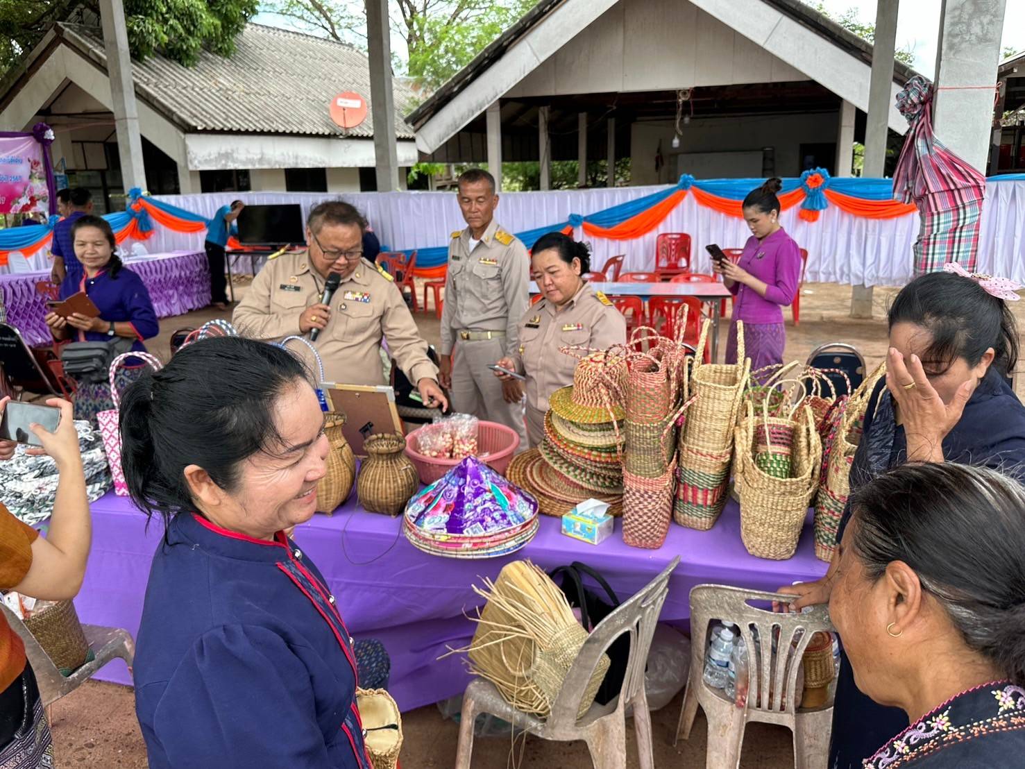 พช.นครพนม   ลงพื้นที่คัดเลือกคนกองทุนพัฒนาบทบาทสตรีดีเด่น ระดับจังหวัด ตามโครงการเชิดชูเกียรติคนกองทุนพัฒนาบทบาทสตรี ประจำปี 2567 วันที่ 2 ของการคัดเลือก พื้นที่อำเภอปลาปากและอำเภอวังยาง