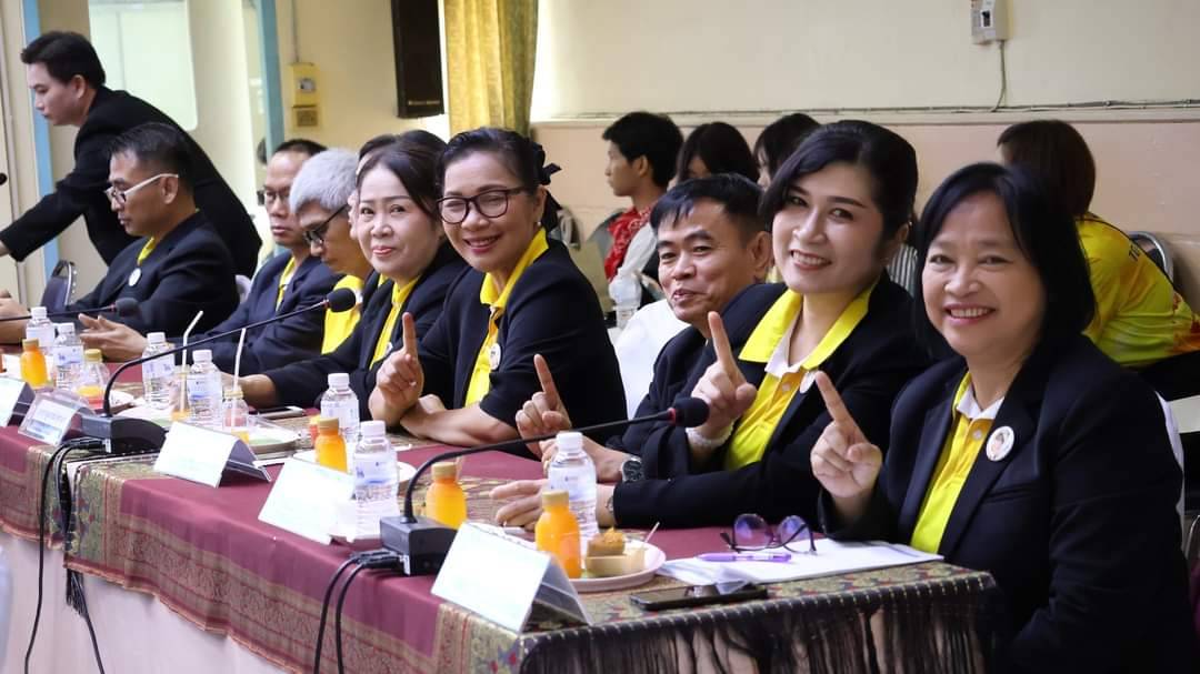 พช.นครพนม   ร่วมต้อนรับคณะอนุกรรมการตัดสินการประกวด TO BE NUMBER ONE ตรวจเยี่ยมจังหวัดนครพนม ติดตามผลการดำเนินงาน จังหวัด/อำเภอ ชมรม TO BE NUMBER ONE เก็บคะแนน (รอบลงพื้นที่) การประกวดระดับประเทศ