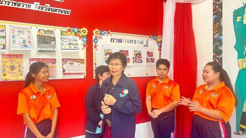 พช.นครพนม   ร่วมต้อนรับคณะอนุกรรมการตัดสินการประกวด TO BE NUMBER ONE ตรวจเยี่ยมจังหวัดนครพนม ติดตามผลการดำเนินงาน จังหวัด/อำเภอ ชมรม TO BE NUMBER ONE เก็บคะแนน (รอบลงพื้นที่) การประกวดระดับประเทศ