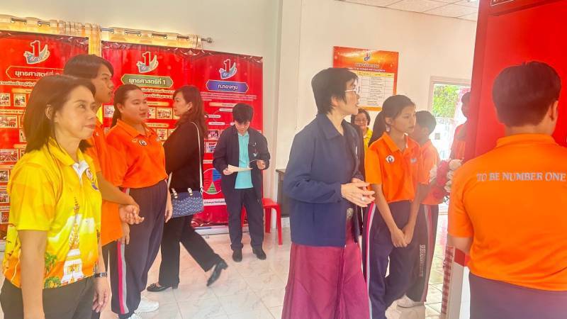 พช.นครพนม   ร่วมต้อนรับคณะอนุกรรมการตัดสินการประกวด TO BE NUMBER ONE ตรวจเยี่ยมจังหวัดนครพนม ติดตามผลการดำเนินงาน จังหวัด/อำเภอ ชมรม TO BE NUMBER ONE เก็บคะแนน (รอบลงพื้นที่) การประกวดระดับประเทศ