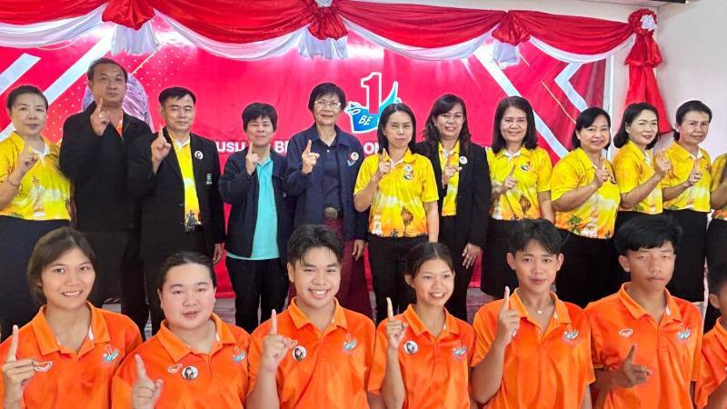 พช.นครพนม   ร่วมต้อนรับคณะอนุกรรมการตัดสินการประกวด TO BE NUMBER ONE ตรวจเยี่ยมจังหวัดนครพนม ติดตามผลการดำเนินงาน จังหวัด/อำเภอ ชมรม TO BE NUMBER ONE เก็บคะแนน (รอบลงพื้นที่) การประกวดระดับประเทศ