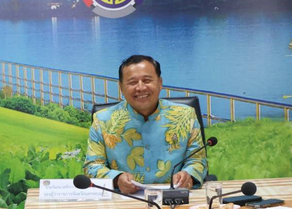 นครพนม   ประชุมสรุปผลการขับเคลื่อนเศรษฐกิจชุมชน คนนครพนม “จากใบตองกล้วยธรรมดา สู่ มูลค่าเพิ่มทางเศรษฐกิจ”
