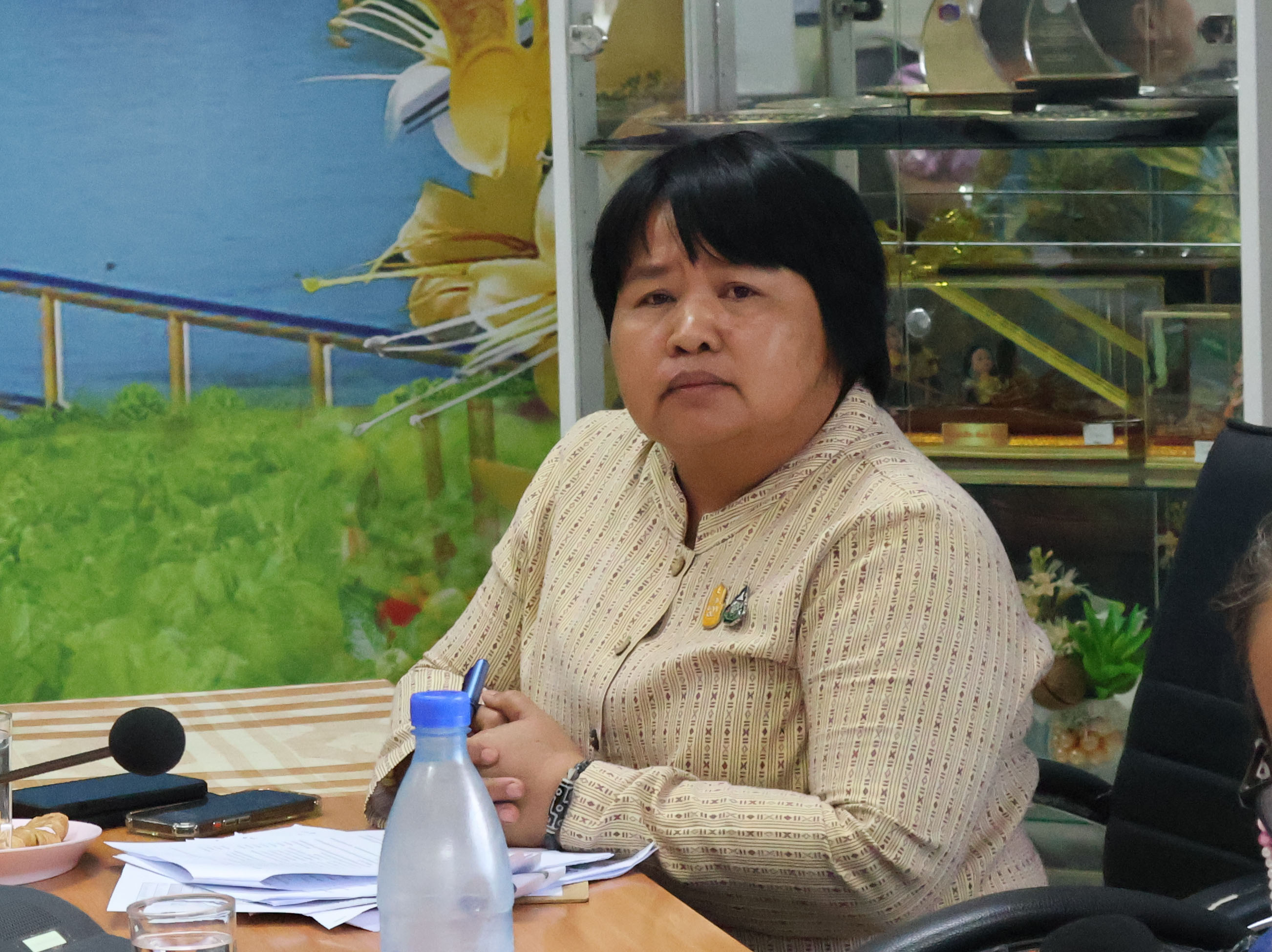 นครพนม   ประชุมสรุปผลการขับเคลื่อนเศรษฐกิจชุมชน คนนครพนม “จากใบตองกล้วยธรรมดา สู่ มูลค่าเพิ่มทางเศรษฐกิจ”