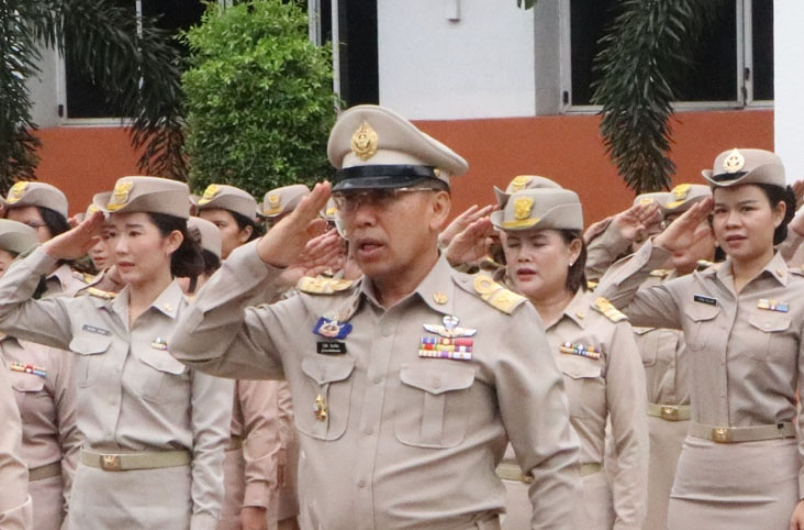 พช.นครพนม   ร่วมกิจกรรมเคารพธงชาติ สวดมนต์ไหว้พระ สร้างสำนึกรักและภาคภูมิใจในชาติไทย