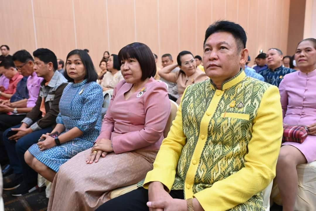 ปลัด มท.   นำคณะผู้เชี่ยวชาญผ้าไทย ลงพื้นที่เมืองดอกคูน coaching ผู้ประกอบการผ้าและงานหัตถกรรม 20 จังหวัดภาคอีสาน เน้นย้ำ มุ่งมั่นน้อมนำพระดำริเจ้าฟ้าสิริวัณณวรีฯ Change for Good ทำให้ผ้าไทยเป็นที่ถูกอกถูกใจคนทุกเพศ ทุกวัย ทุกโอกาส สร้างความมั่นคงด้านเครื่องนุ่งห่มให้กับประเทศชาติอย่างยั่งยืน