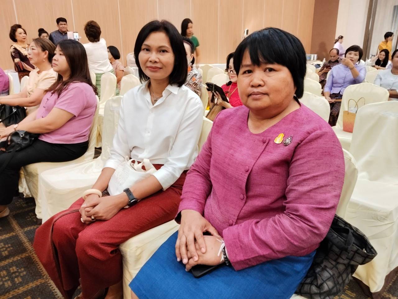 ปลัด มท.   นำคณะผู้เชี่ยวชาญผ้าไทย ลงพื้นที่เมืองดอกคูน coaching ผู้ประกอบการผ้าและงานหัตถกรรม 20 จังหวัดภาคอีสาน เน้นย้ำ มุ่งมั่นน้อมนำพระดำริเจ้าฟ้าสิริวัณณวรีฯ Change for Good ทำให้ผ้าไทยเป็นที่ถูกอกถูกใจคนทุกเพศ ทุกวัย ทุกโอกาส สร้างความมั่นคงด้านเครื่องนุ่งห่มให้กับประเทศชาติอย่างยั่งยืน
