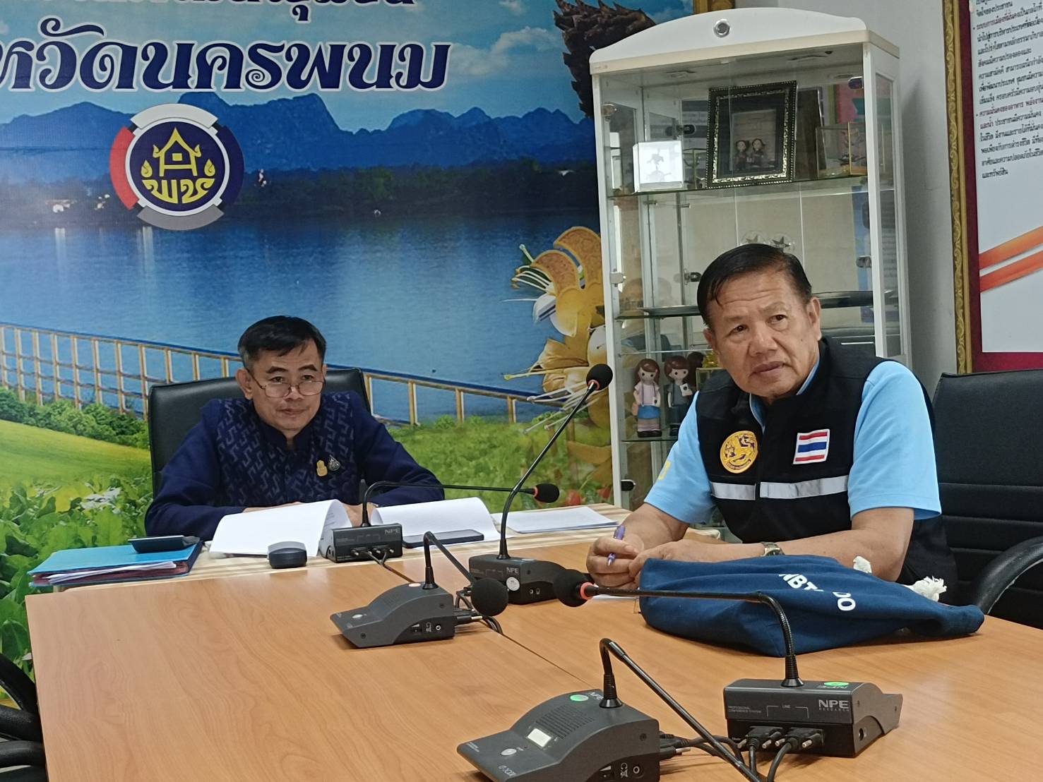พช.นครพนม   ร่วมประชุมชี้แจงการชับเคลื่อนงานกองทุนแม่ของแผ่นดิน ภาคตะวันออกเฉียงเหนือตอนบน ผ่าน Application Google Meet