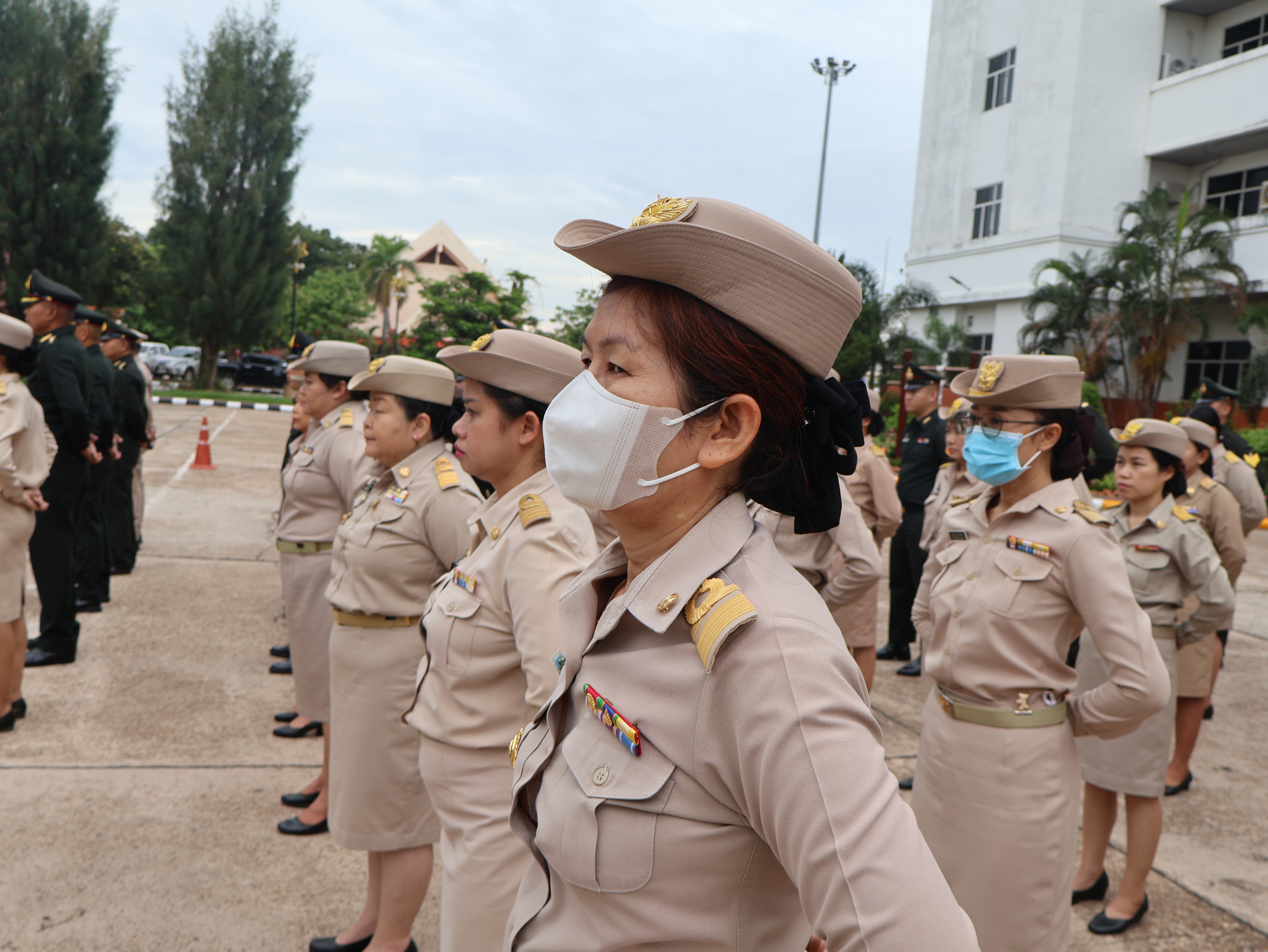 พช.นครพนม   ร่วมกิจกรรมเคารพธงชาติ สวดมนต์ไหว้พระ สร้างสำนึกรักและภาคภูมิใจในชาติไทย