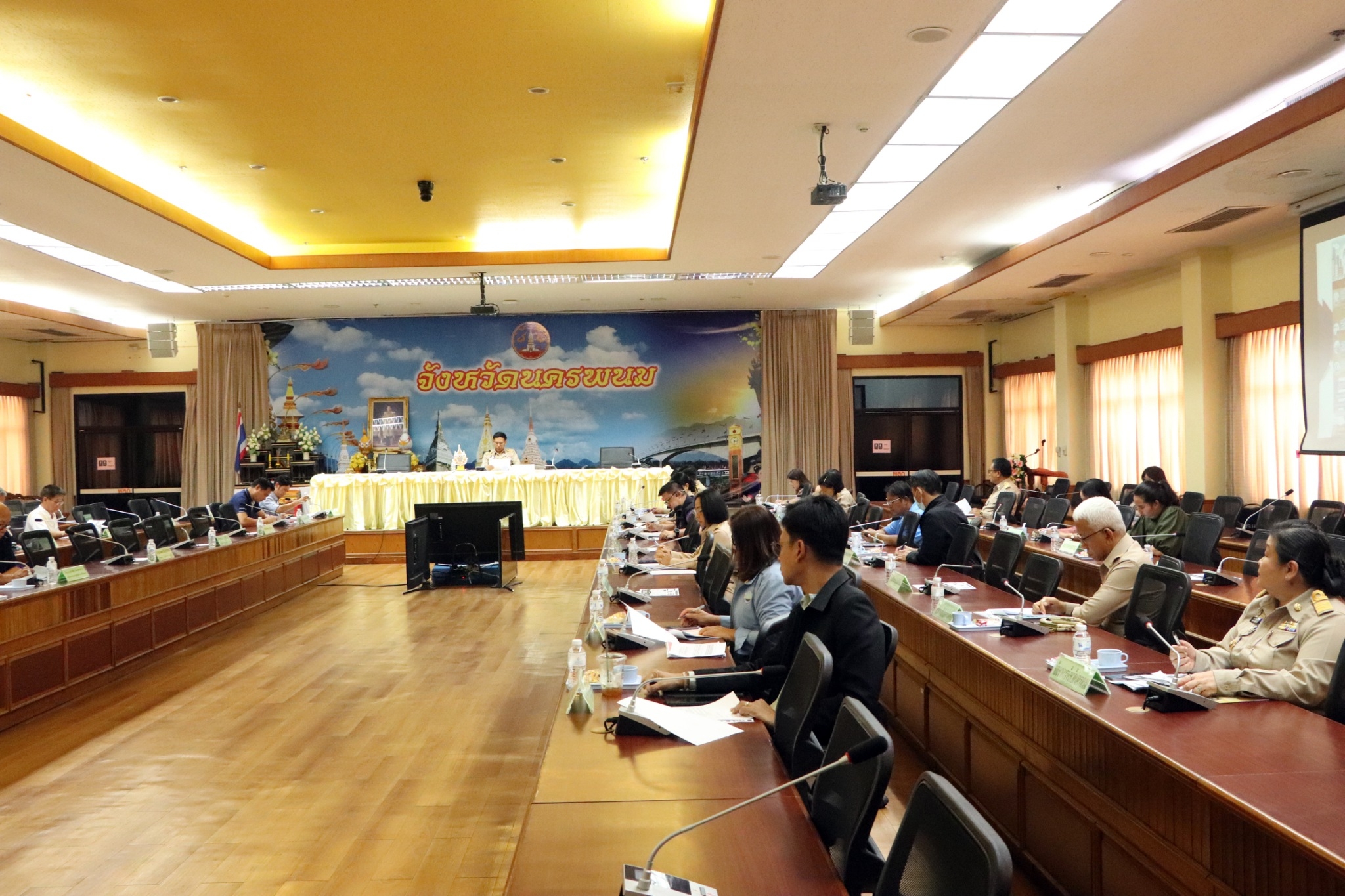 พช.นครพนม   ร่วมประชุมคณะกรรมการร่วมภาครัฐและเอกชนเพื่อพัฒนาและแก้ไขปัญหาทางเศรษฐกิจจังหวัดนครพนม ครั้งที่ 4/2567