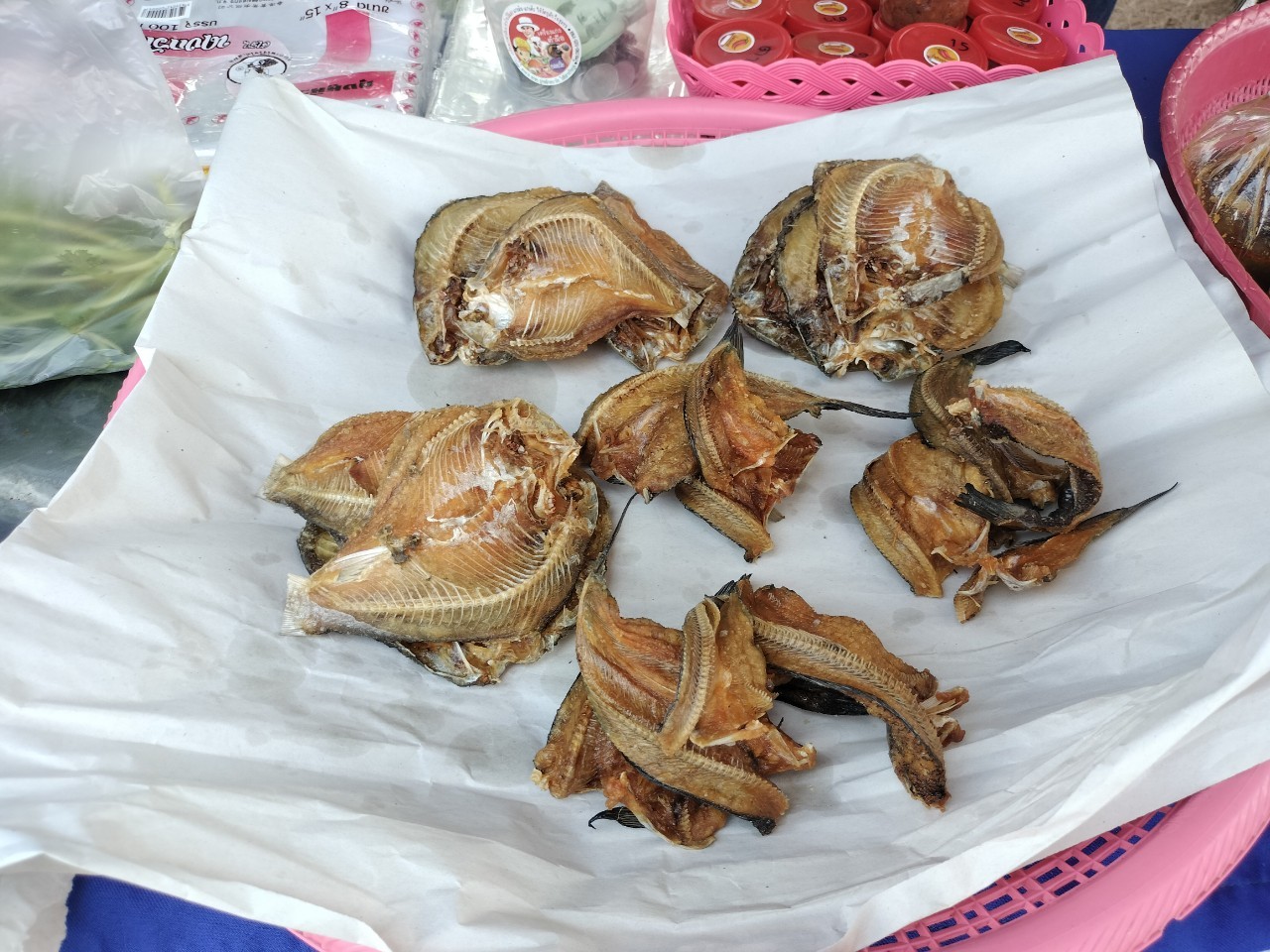 นครพนม   จัดแสดงและจำหน่ายผลผลิต โคก หนอง นา “ตลาดนัดโคก หนอง นา และอาหารปลอดภัย” สู่ความยั่งยืน
