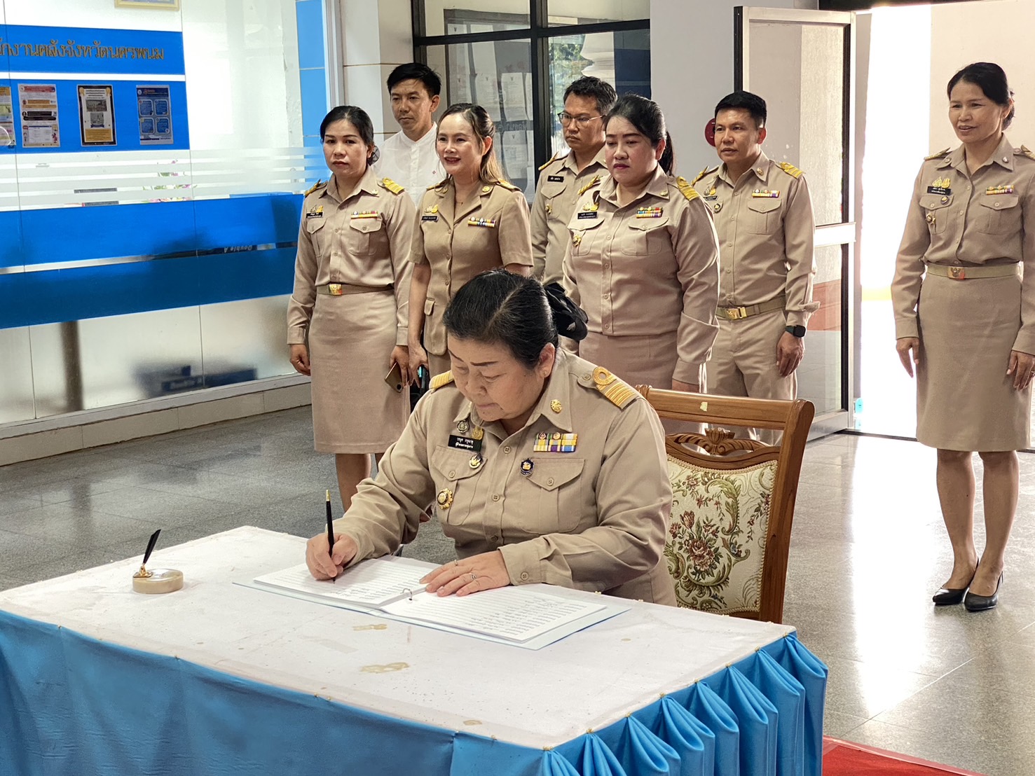 พช.นครพนม   ร่วมลงนามถวายพระพร สมเด็จพระเจ้าลูกยาเธอ เจ้าฟ้าทีปังกรรัศมีโชติ มหาวชิโรตตมางกูร สิริวิบูลยราชกุมาร เนื่องในโอกาสวันคล้ายวันประสูติ วันที่ 29 เมษายน 2567