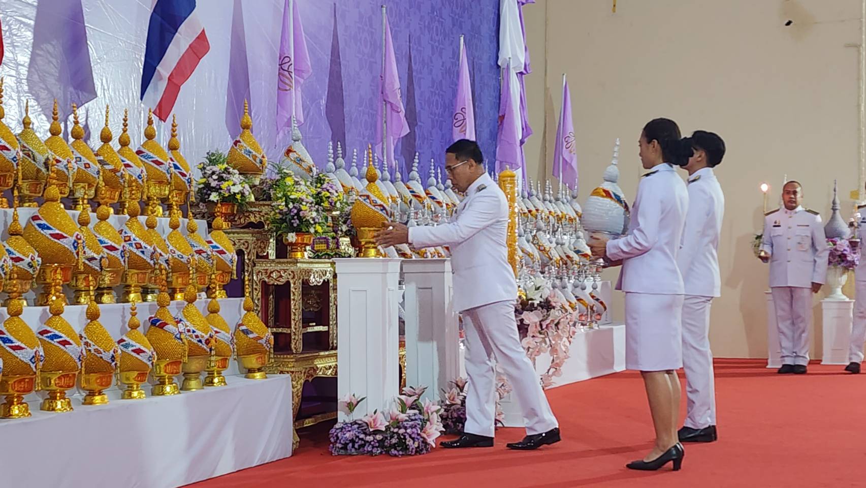 พช.นครพนม   ร่วมประกอบพิธีถวายเครื่องราชสักการะและวางพานพุ่ม จุดเทียนชัยถวายพระพรชัยมงคล เฉลิมพระเกียรติสมเด็จพระนางเจ้าฯ พระบรมราชินี เนื่องในโอกาสวันเฉลิมพระชนมพรรษา 3 มิถุนายน 2567