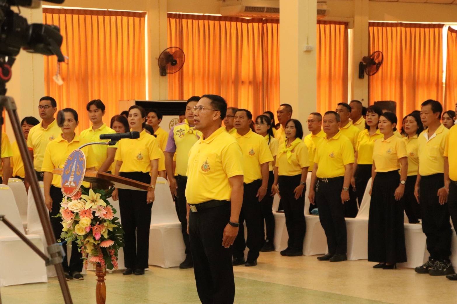 พช.นครพนม   ร่วมพิธีรับธงตราสัญลักษณ์งานเฉลิมพระเกียรติพระบาทสมเด็จพระเจ้าอยู่หัวฯ เนื่องในโอกาสพระราชพิธีมหามงคลเฉลิมพระชนมพรรษา 6 รอบ 28 กรกฎาคม 2567